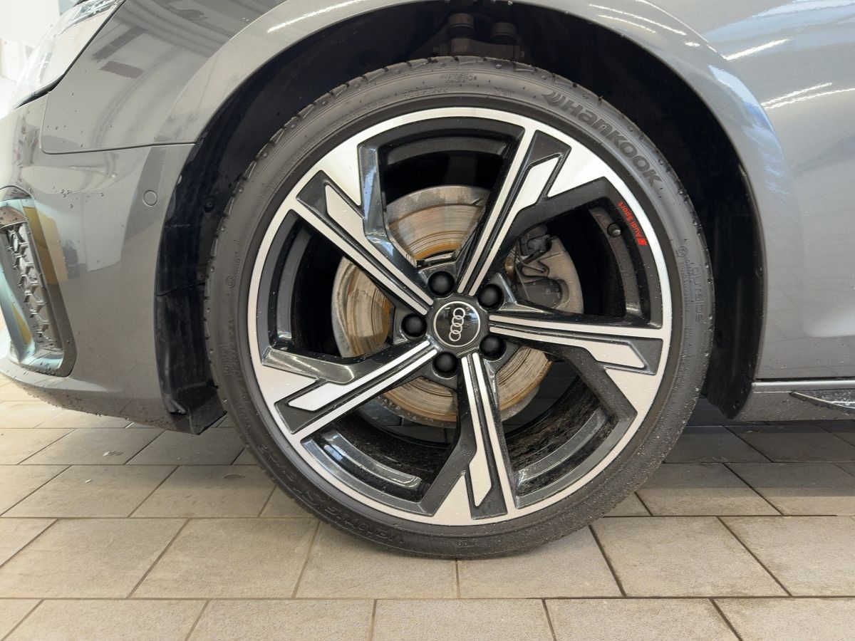 Audi A4 Avant 35 TFSI S line - Samsaru's Car Outlet