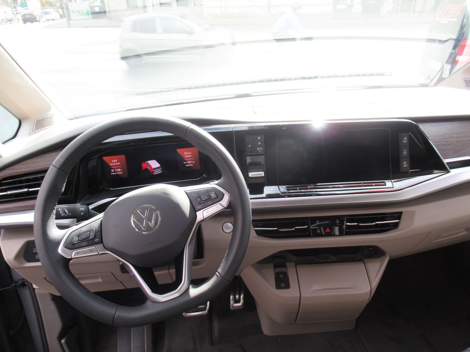 Volkswagen T7 Multivan Style DSG - Samsaru's Car Outlet