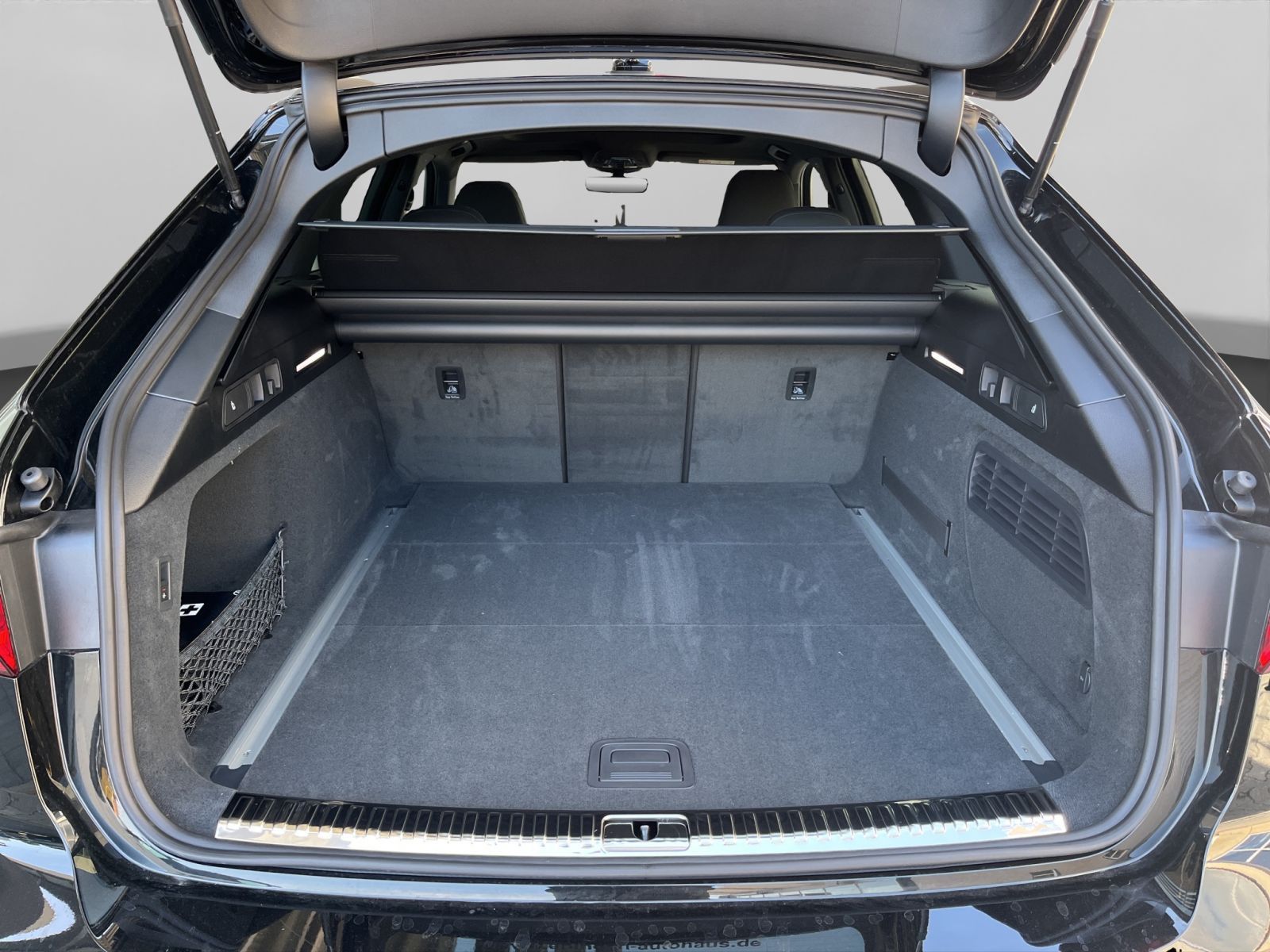 Audi RS6 Avant VOLL Pano+Sthz+AHK+Keramik