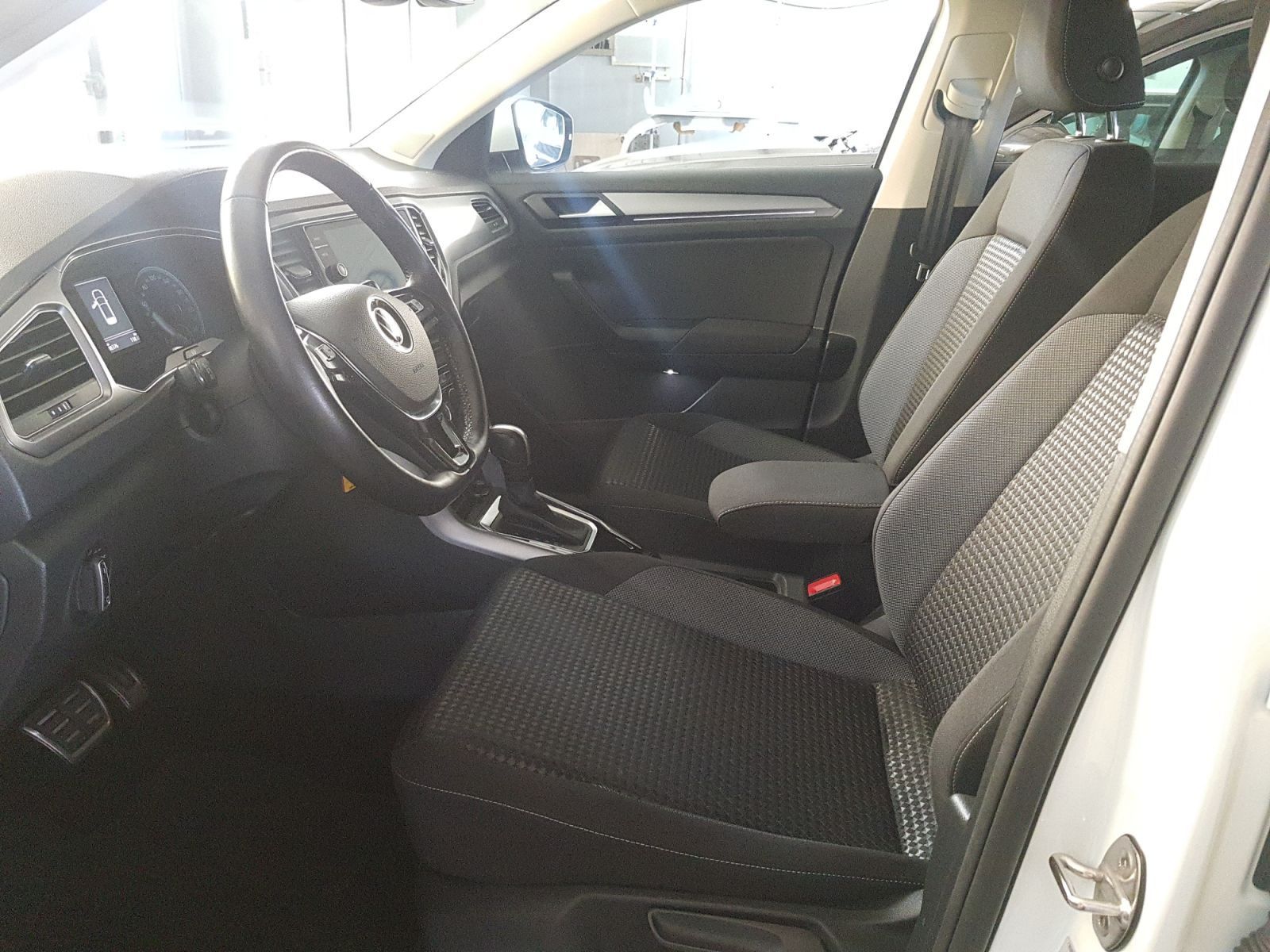 Volkswagen T-Roc 1.5 TSI DSG Active - Samsaru's Car Outlet