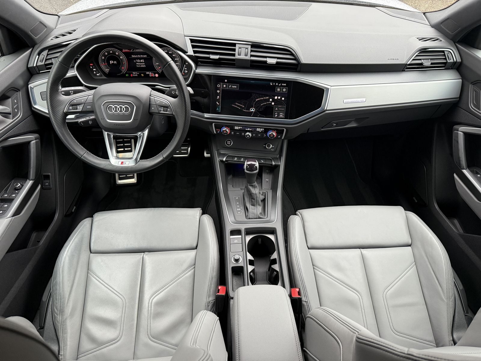 Audi Q3 45 S line - Samsaru's Car Outlet