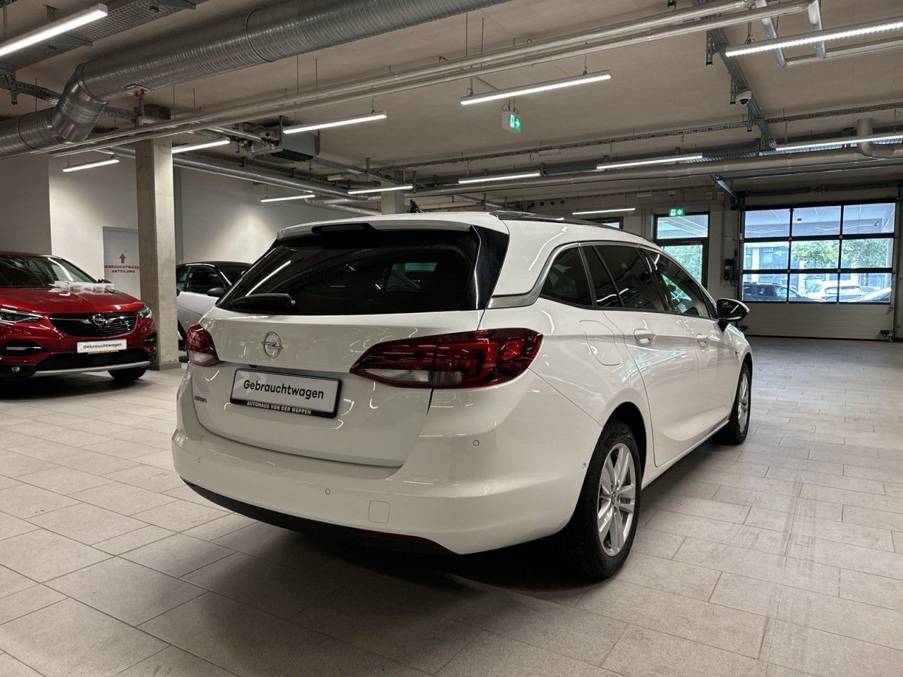 Opel Astra K Sports Tourer Business Elegance - Samsaru's Car Outlet