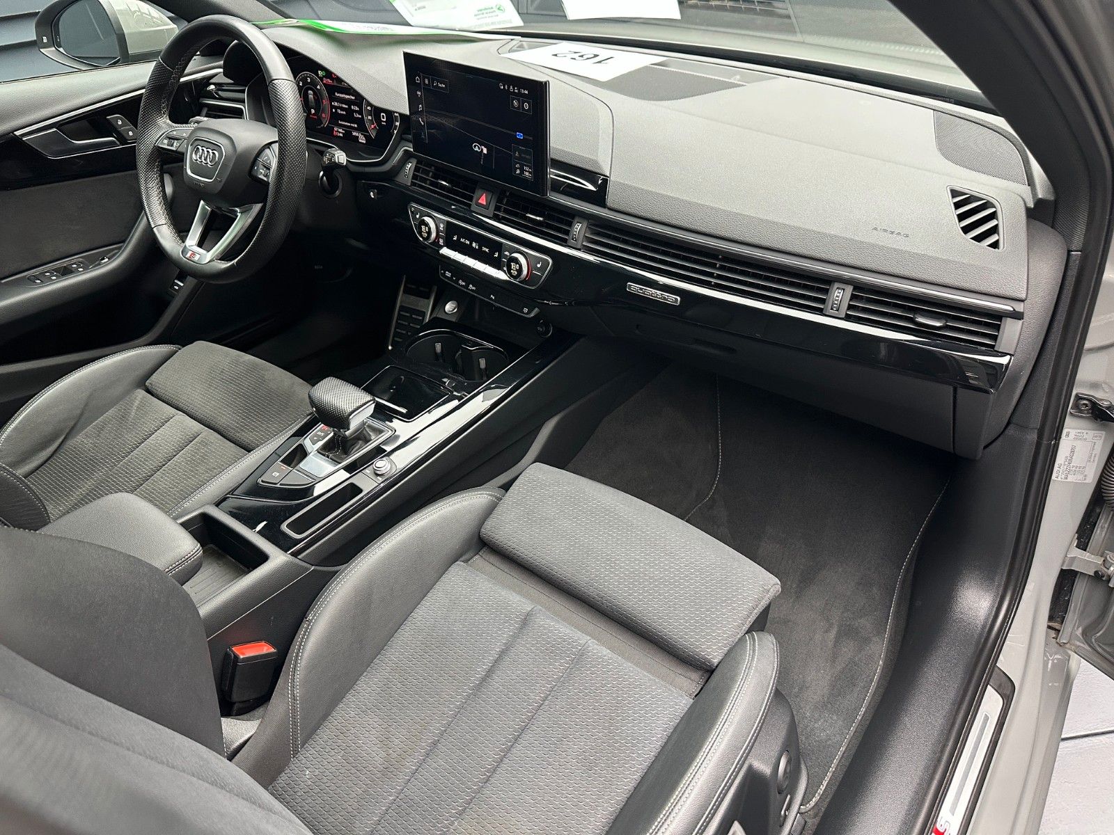 Audi A4 Avant 40 TDI quattro S-Line *PANORAMA*Matrix*