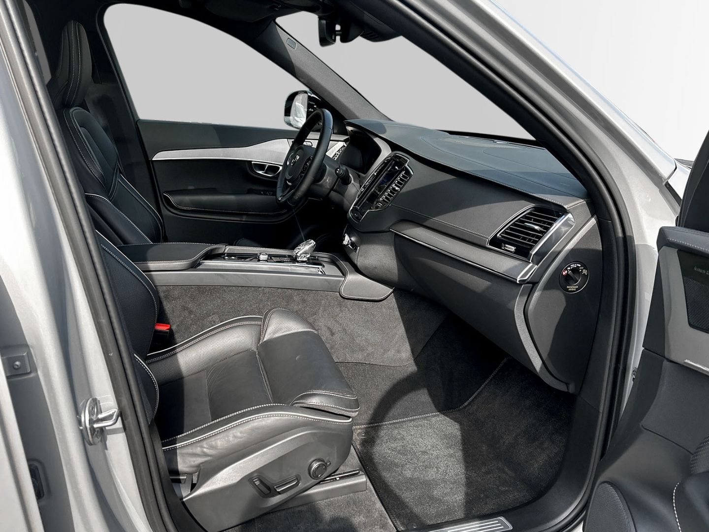 Volvo XC90 B5 Diesel AWD Plus - Samsaru's Car Outlet