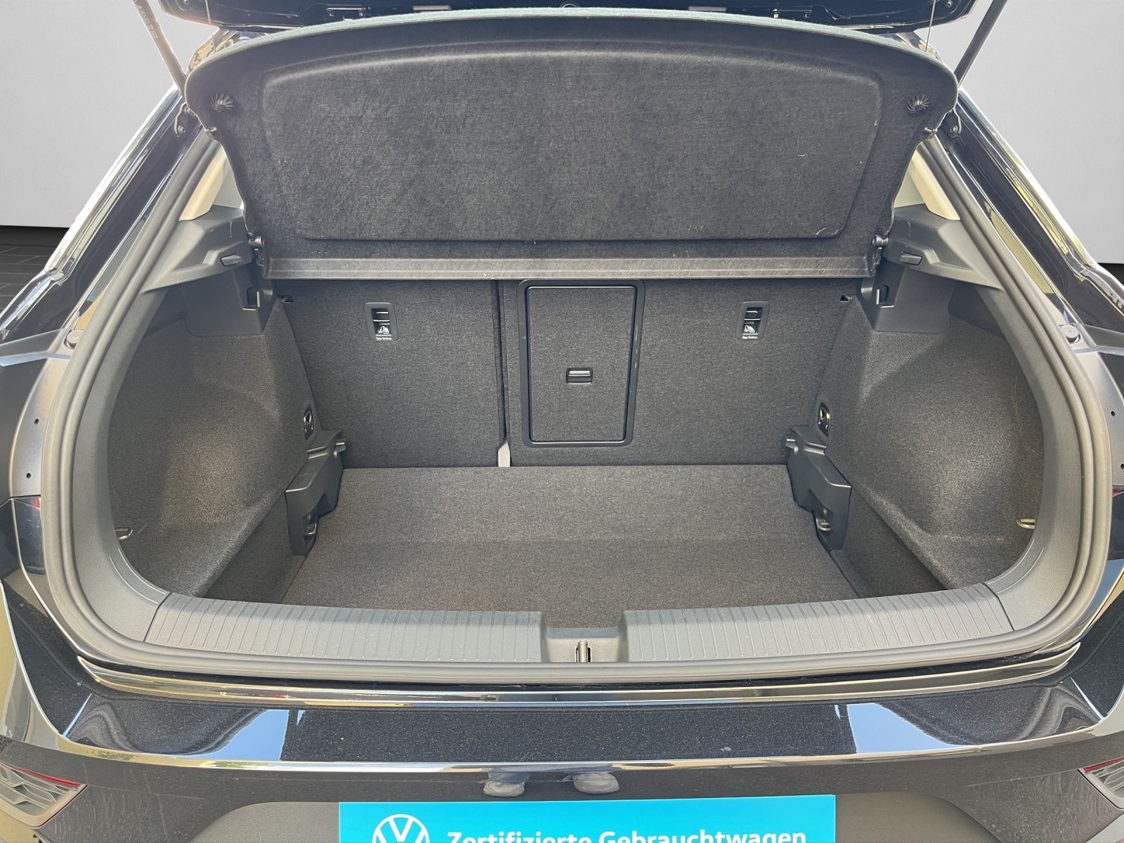 Volkswagen T-Roc Style 1.5 TSI DSG - Samsaru's Car Outlet
