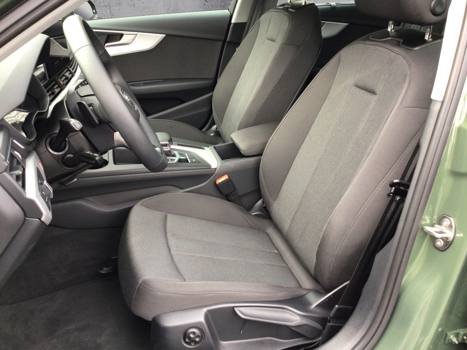 Audi A4 allroad 40 TDI quattro S-tronic AHK ** Busine