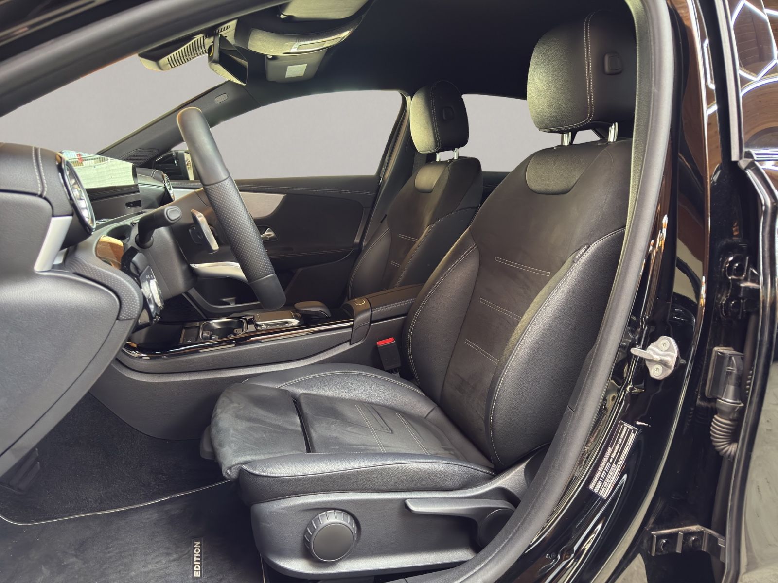 Mercedes-Benz A 250 e AMG LINE - Samsaru's Car Outlet