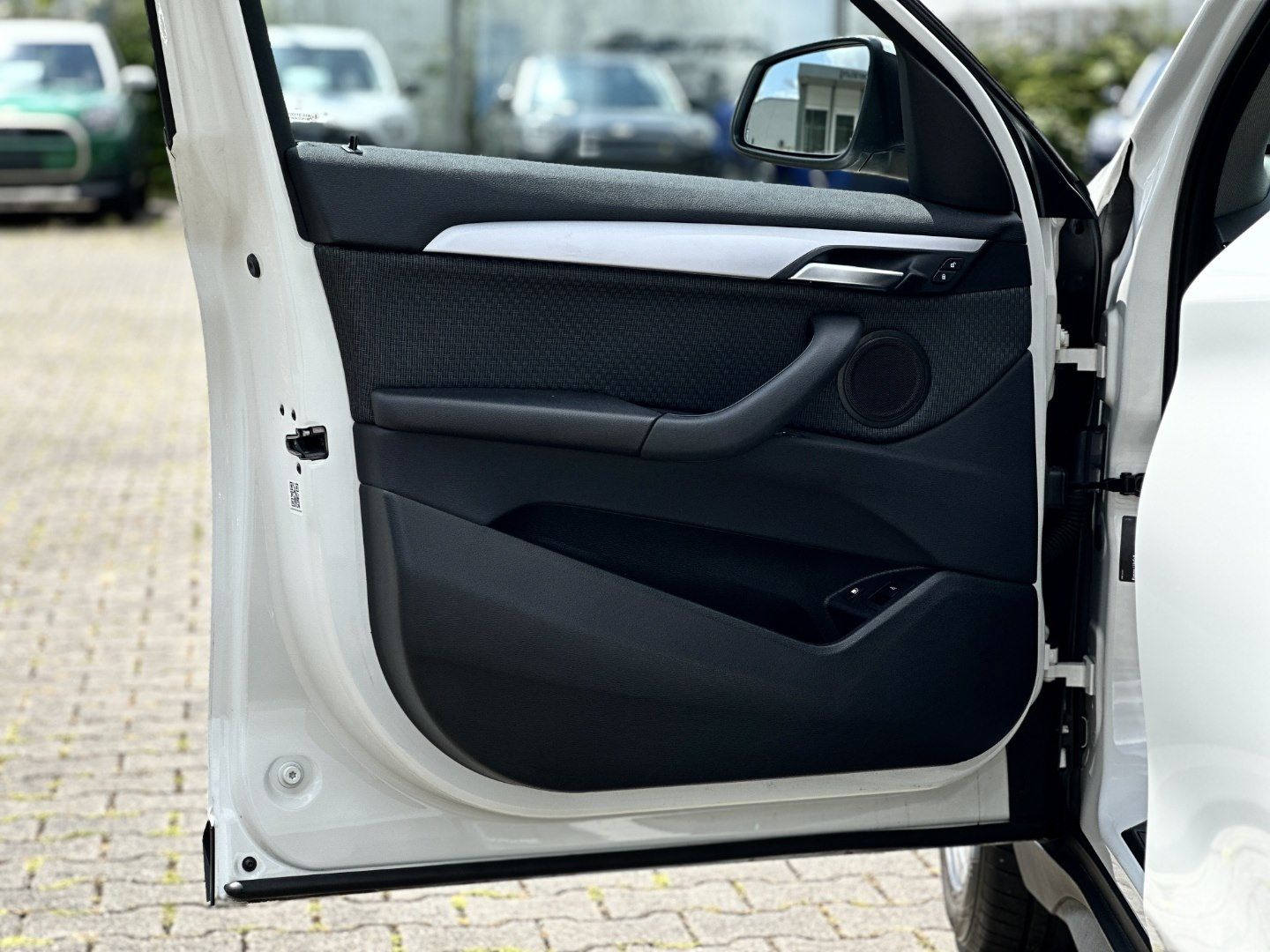 BMW X1 xDrive25e - Samsaru's Car Outlet