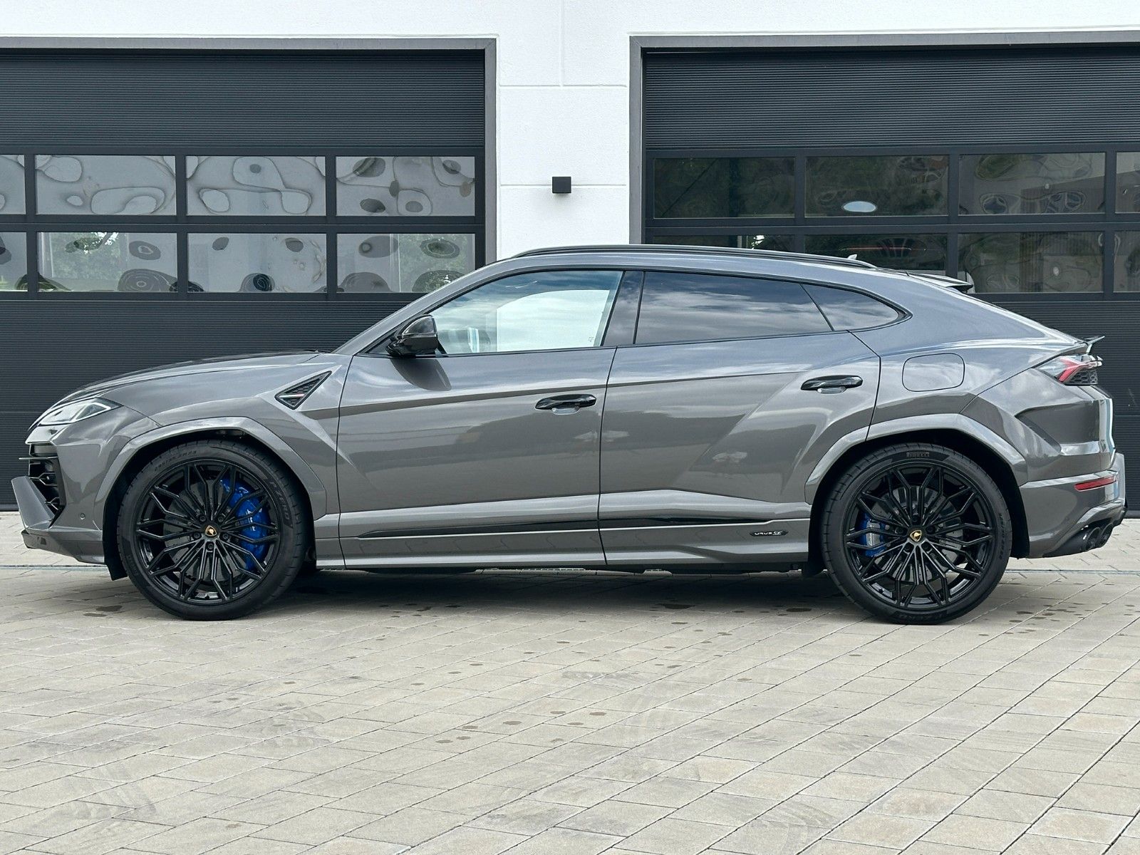 Lamborghini Urus SE - Samsaru's Car Outlet