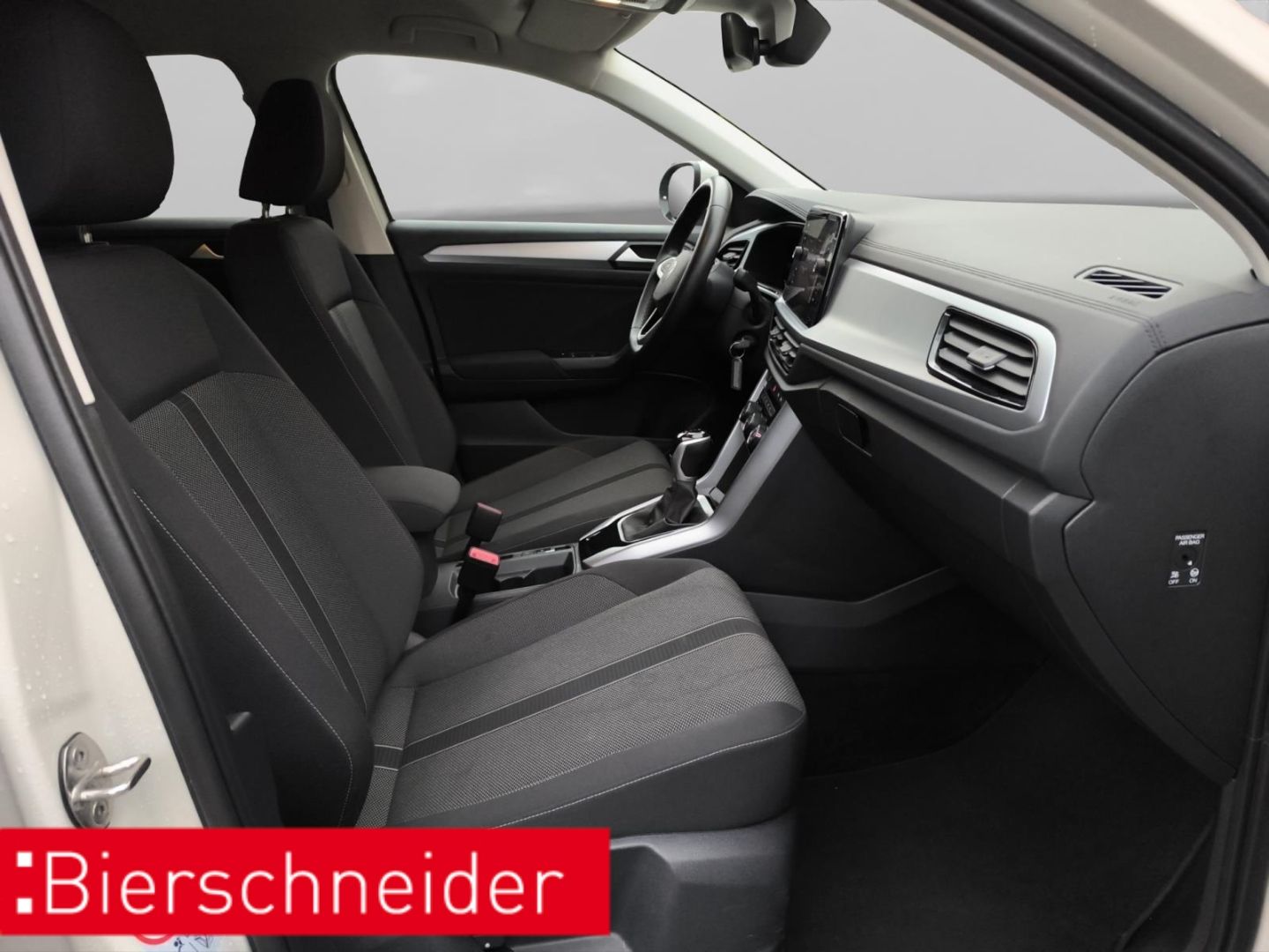 Volkswagen T-Roc 1.5 TSI DSG Life - Samsaru's Car Outlet