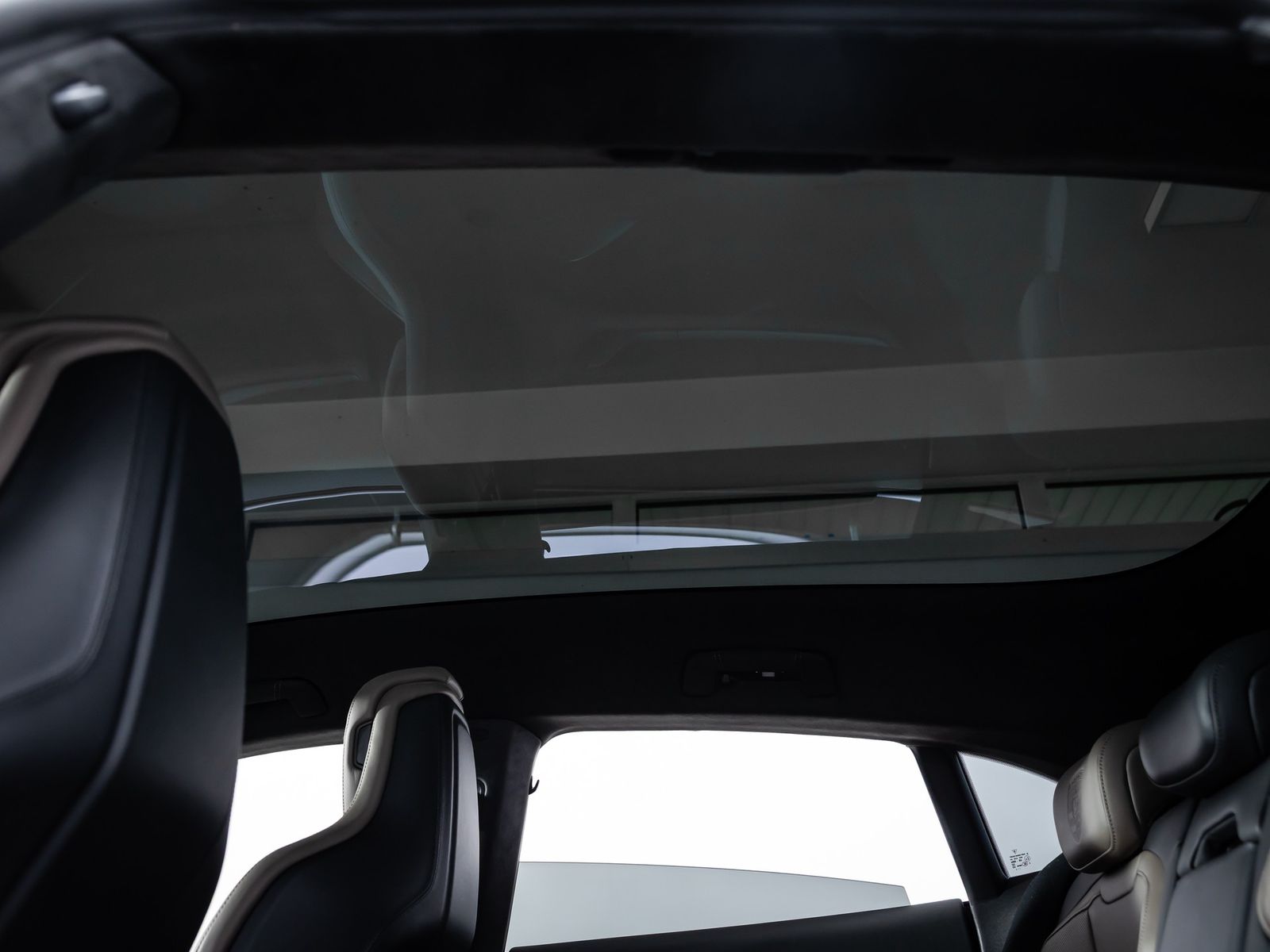 Porsche Taycan GTS Sport Turismo SPORTDESIGN CARBON*BURM