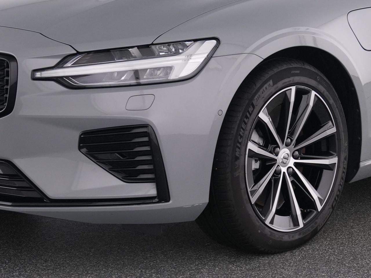 Volvo V60 T6 Recharge AWD PlusDark+AHK+360°+STANDHZ+LM