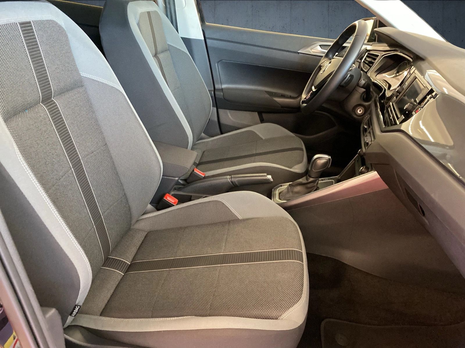 Volkswagen Polo VI Highline - Samsaru's Car Outlet