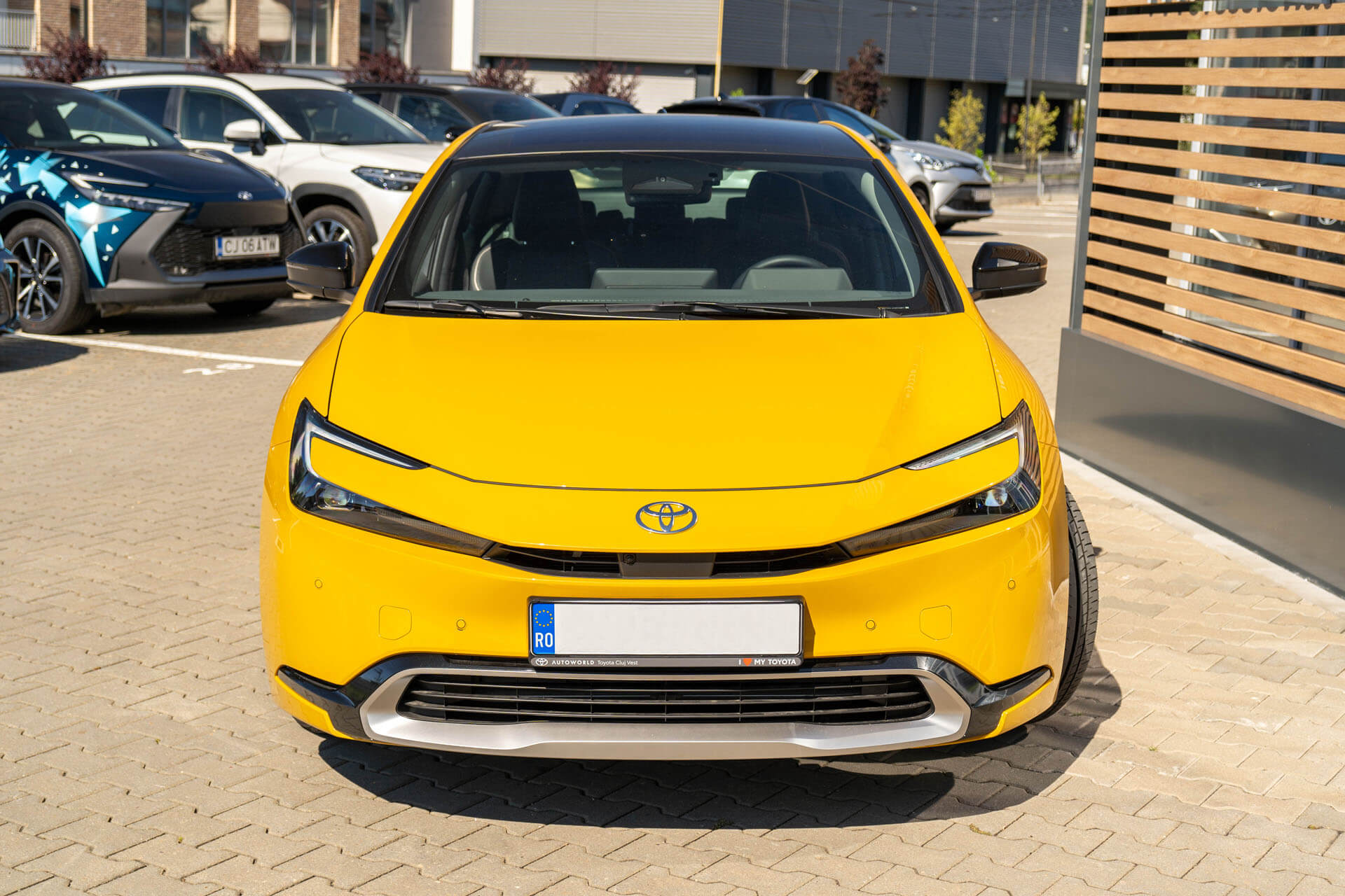 Toyota Prius PHEV 2.0 Style Plus - Samsaru's Car Outlet