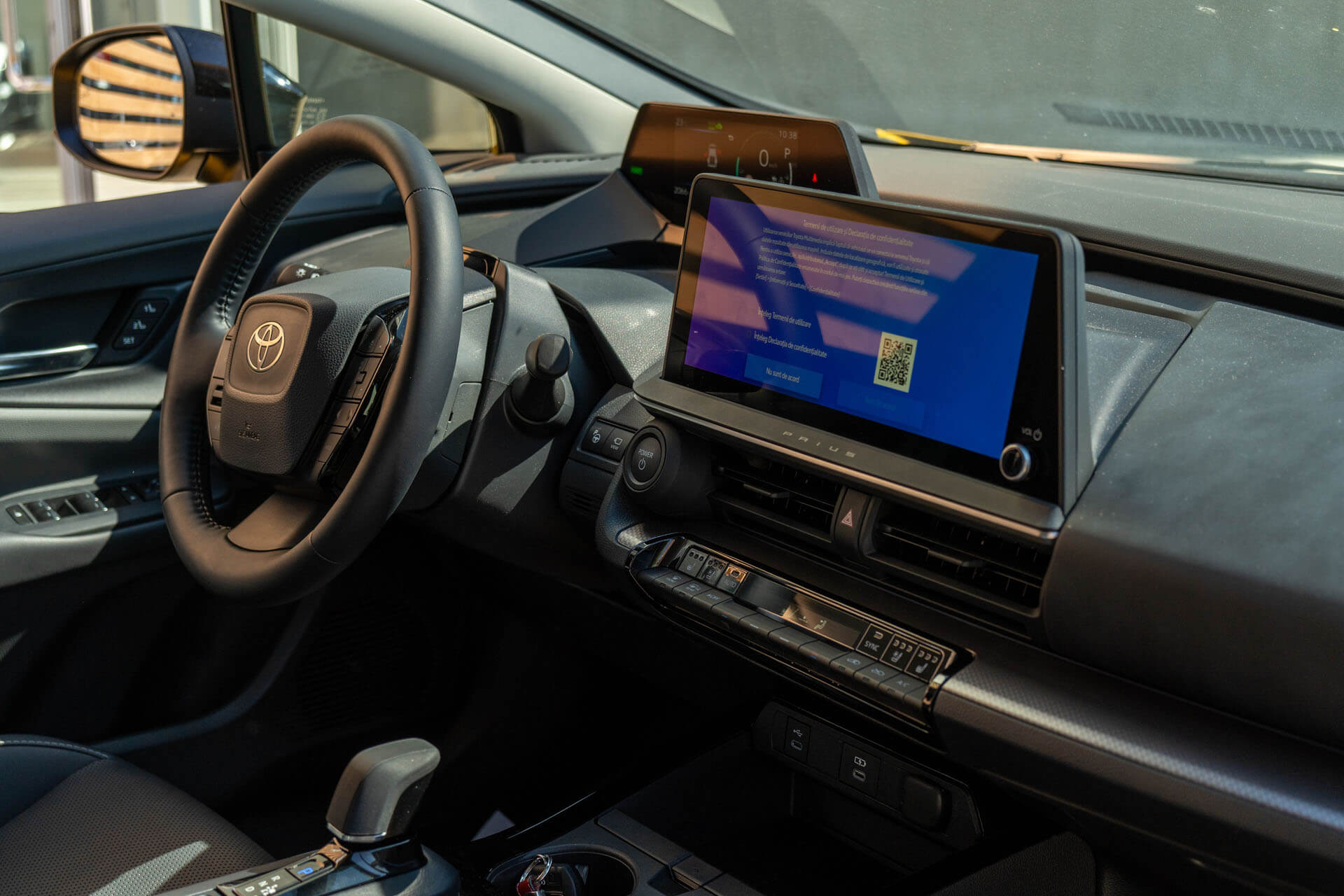 Toyota Prius PHEV 2.0 Style Plus - Samsaru's Car Outlet