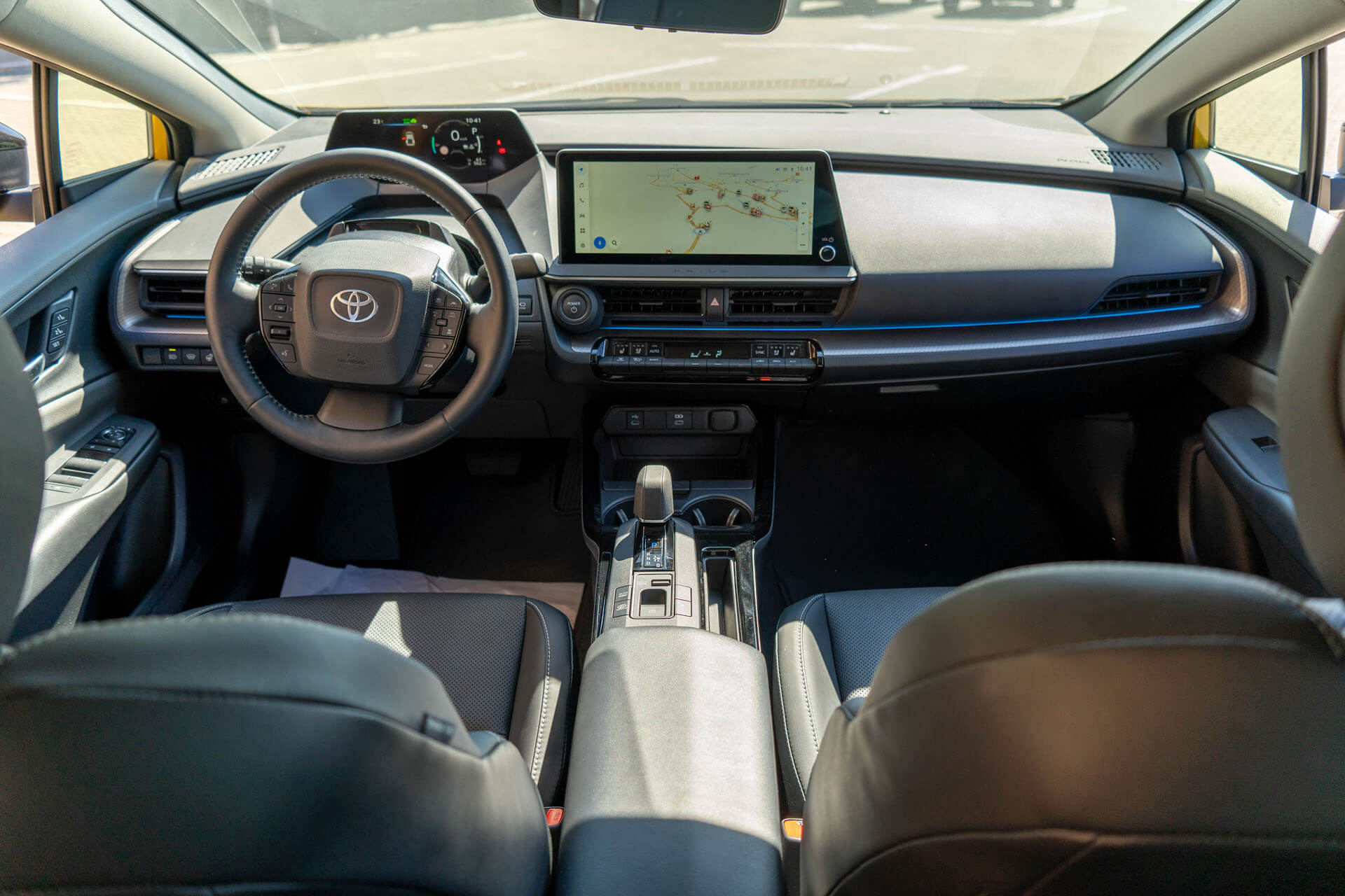Toyota Prius PHEV 2.0 Style Plus - Samsaru's Car Outlet