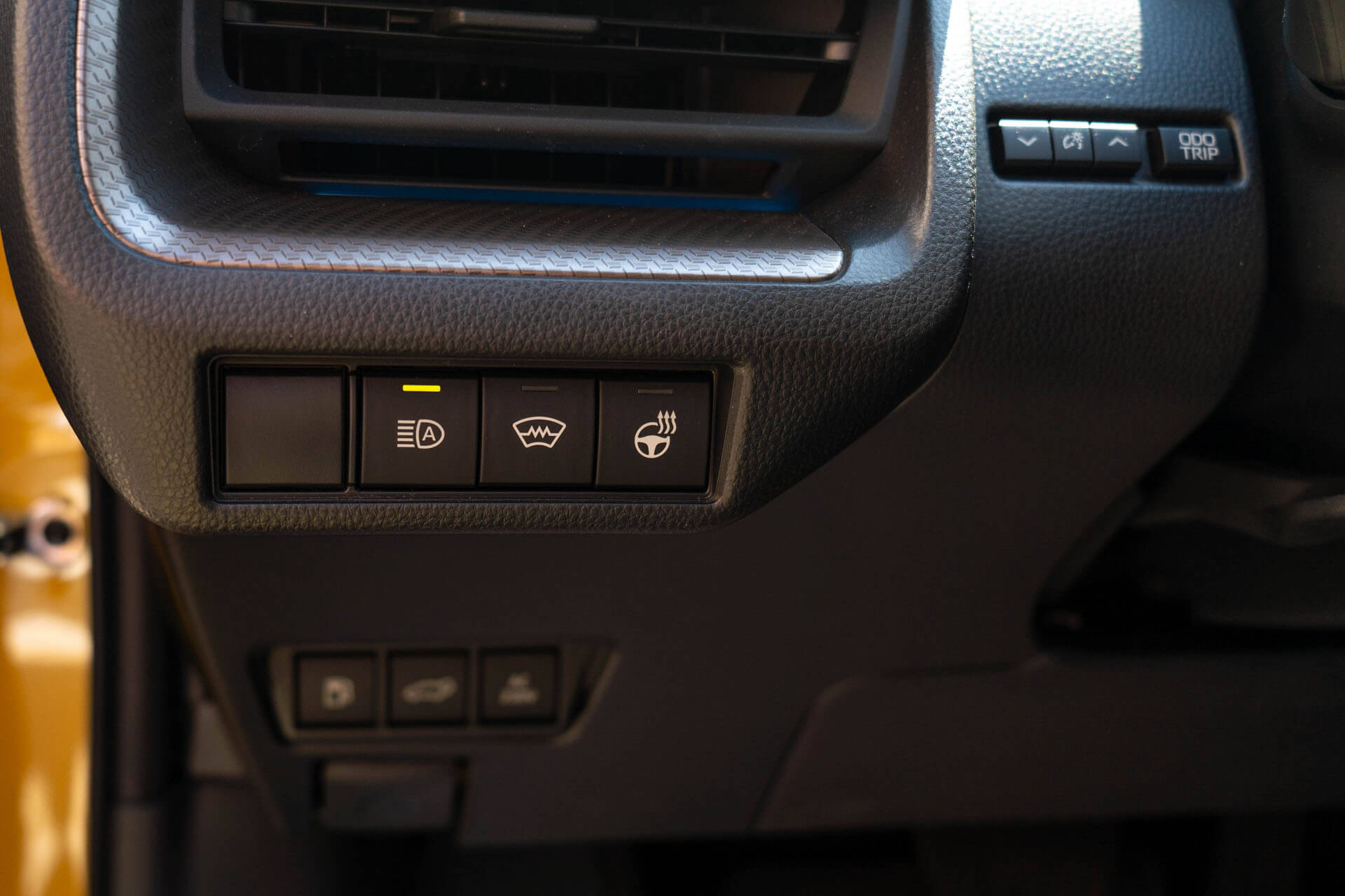 Toyota Prius PHEV 2.0 Style Plus - Samsaru's Car Outlet