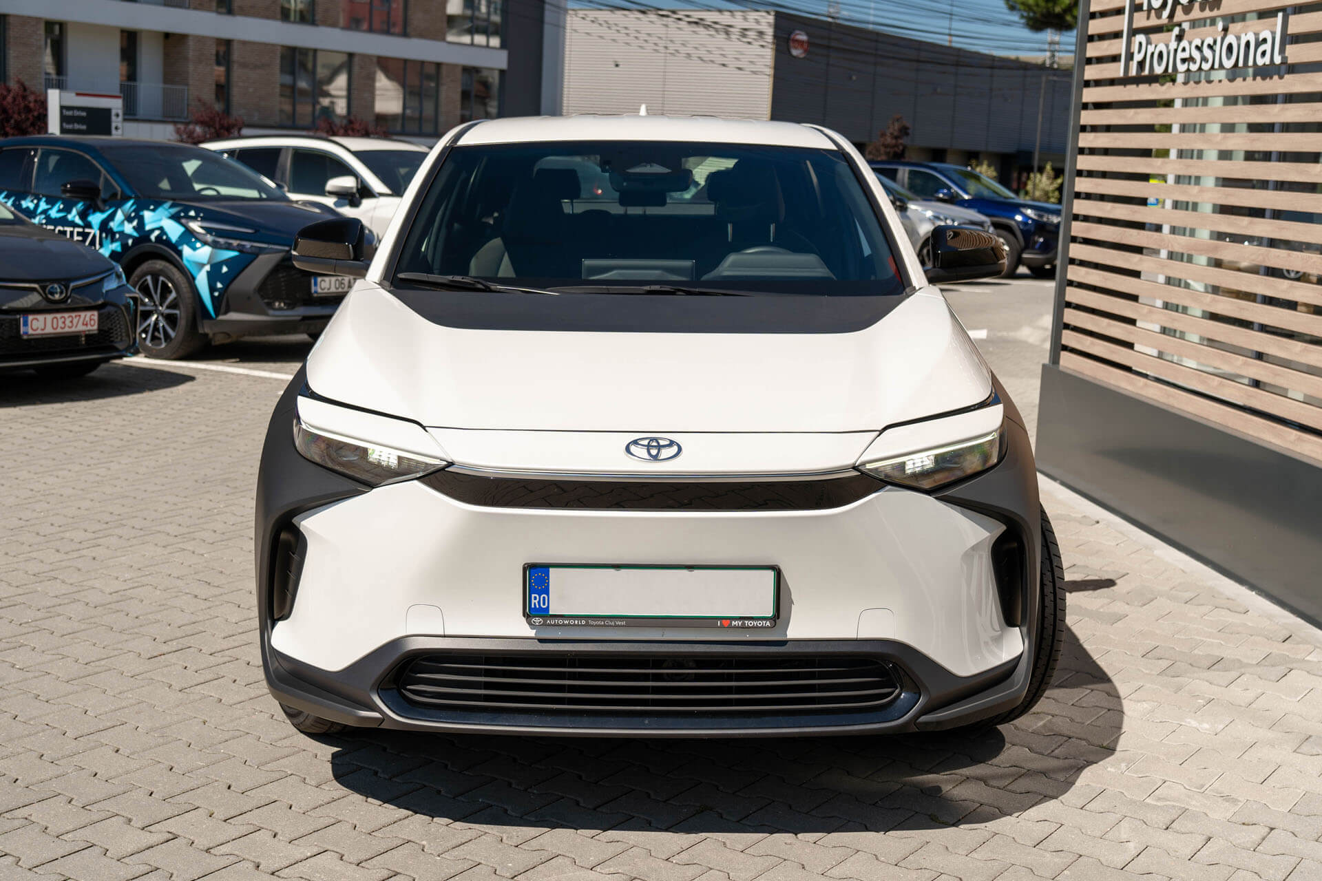 Toyota bZ4X Electric 150 kW FWD - Samsaru's Car Outlet