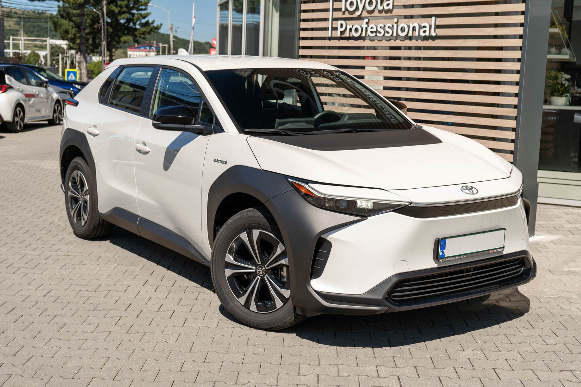 Toyota bZ4X Electric 150 kW FWD - Samsaru's Car Outlet