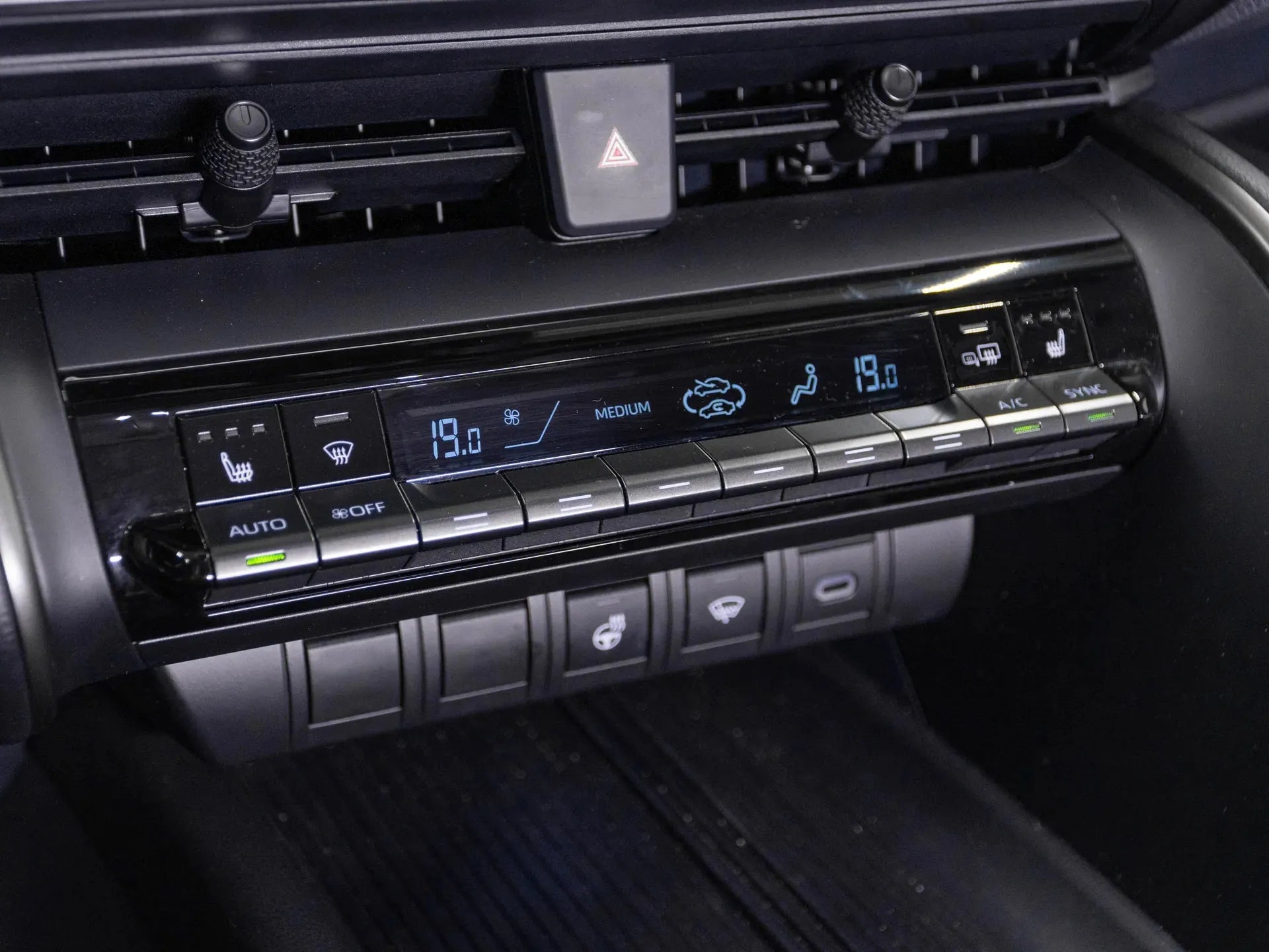 Toyota C-HR 1.8 Hybrid Active Drive CVT - Samsaru's Car Outlet