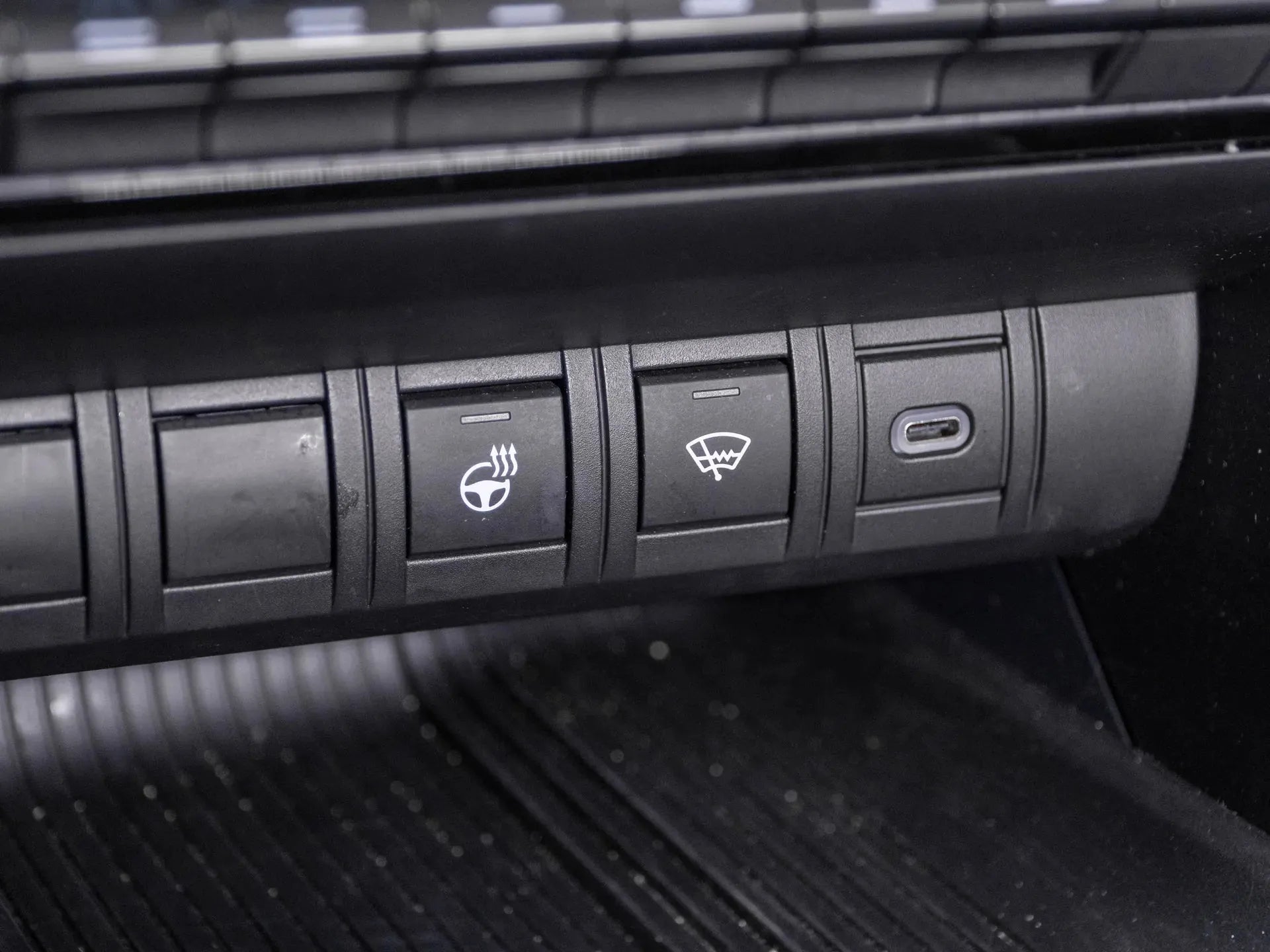 Toyota C-HR 1.8 Hybrid Active Drive CVT - Samsaru's Car Outlet