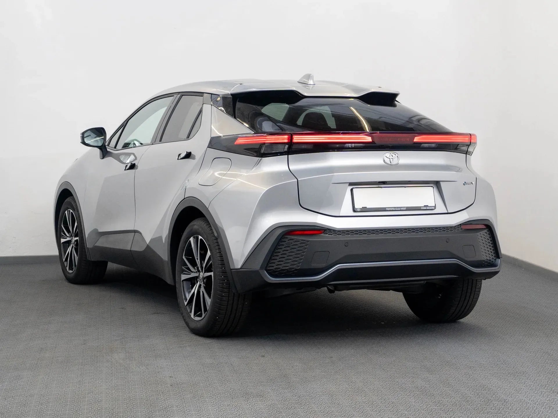 Toyota C-HR 1.8 Hybrid Active Drive CVT - Samsaru's Car Outlet