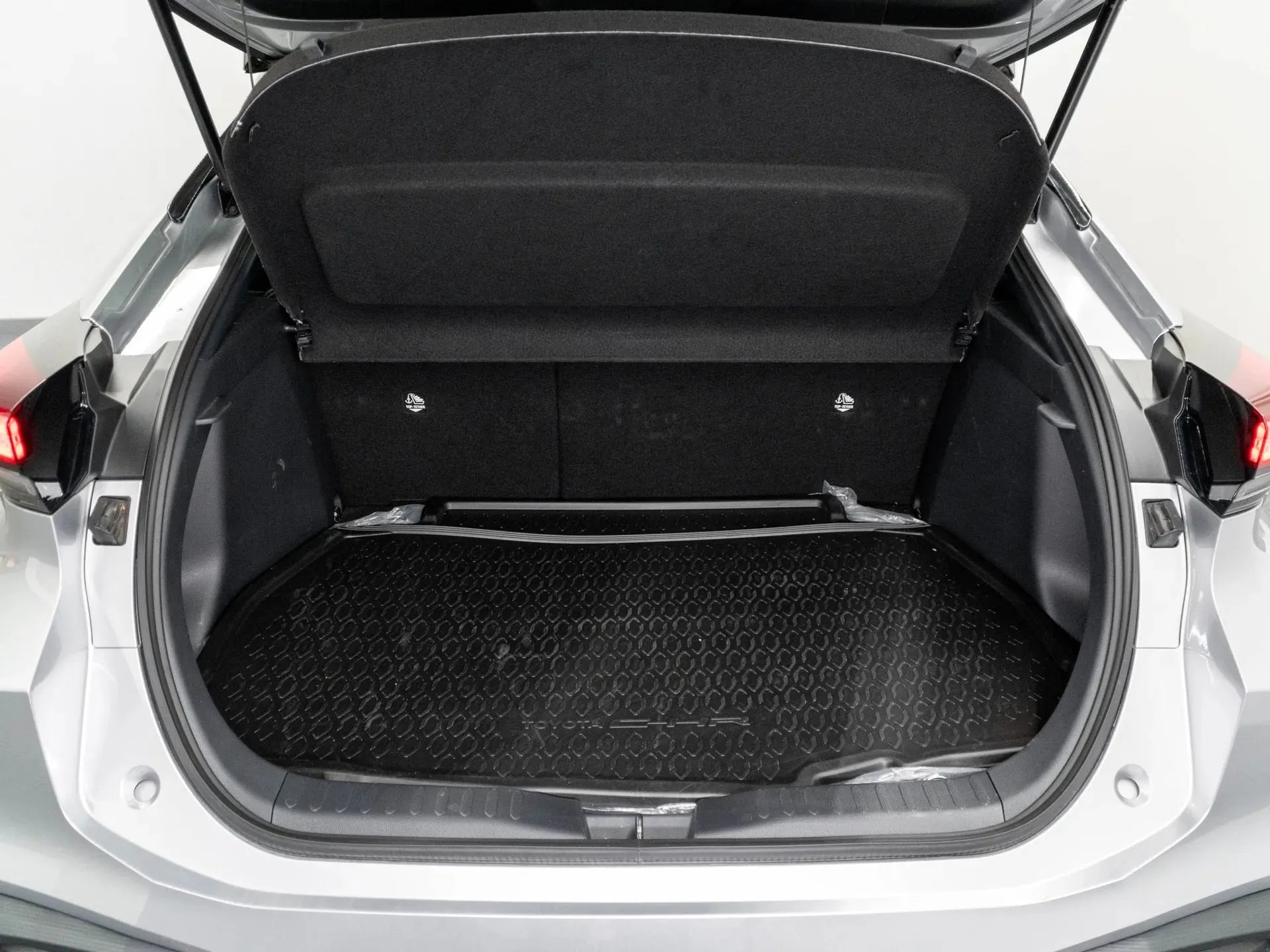 Toyota C-HR 1.8 Hybrid Active Drive CVT - Samsaru's Car Outlet