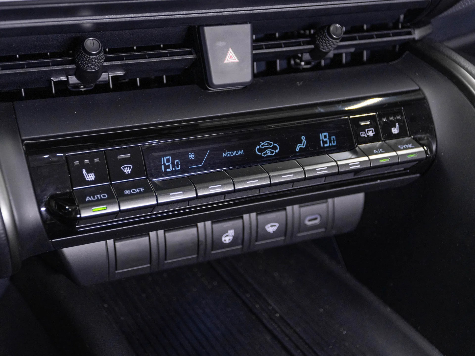 Toyota C-HR 1.8 Hybrid Active Drive CVT - Samsaru's Car Outlet