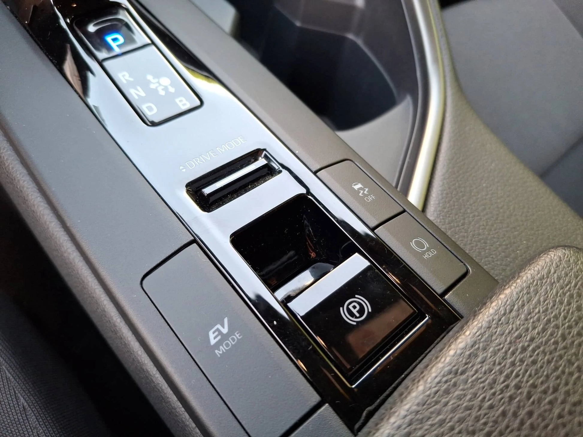 Toyota C-HR 2.0 Hybrid CVT - Samsaru's Car Outlet