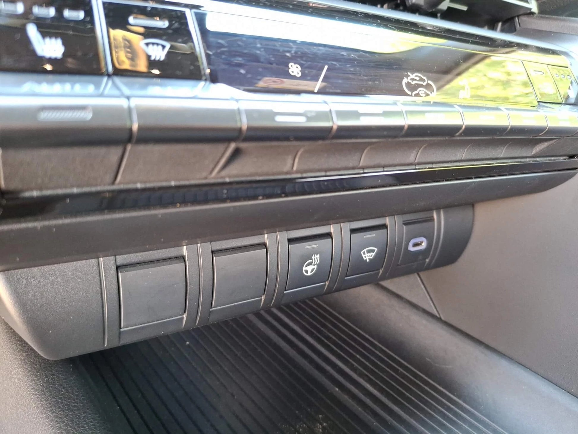 Toyota C-HR 2.0 Hybrid CVT - Samsaru's Car Outlet