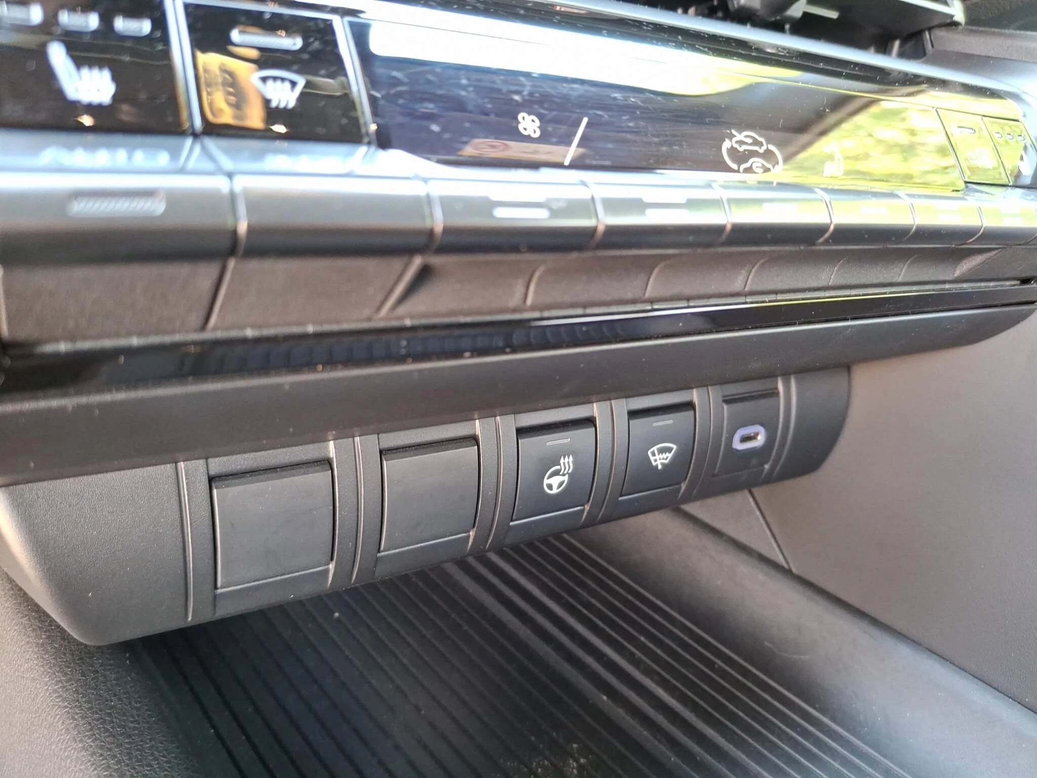 Toyota C-HR 2.0 Hybrid CVT - Samsaru's Car Outlet