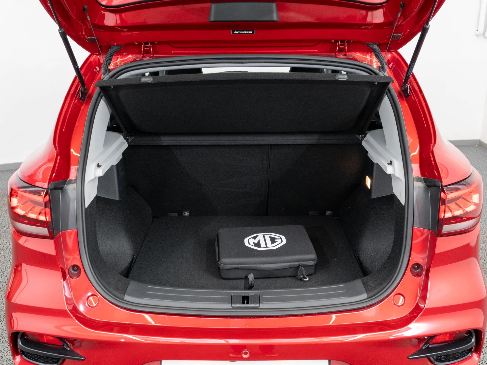 MG ZS EV Electric 156 CP Rosu - Samsaru's Car Outlet