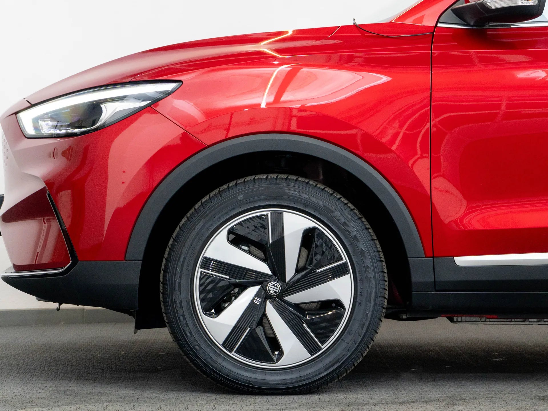 MG ZS EV Electric 156 CP Rosu - Samsaru's Car Outlet