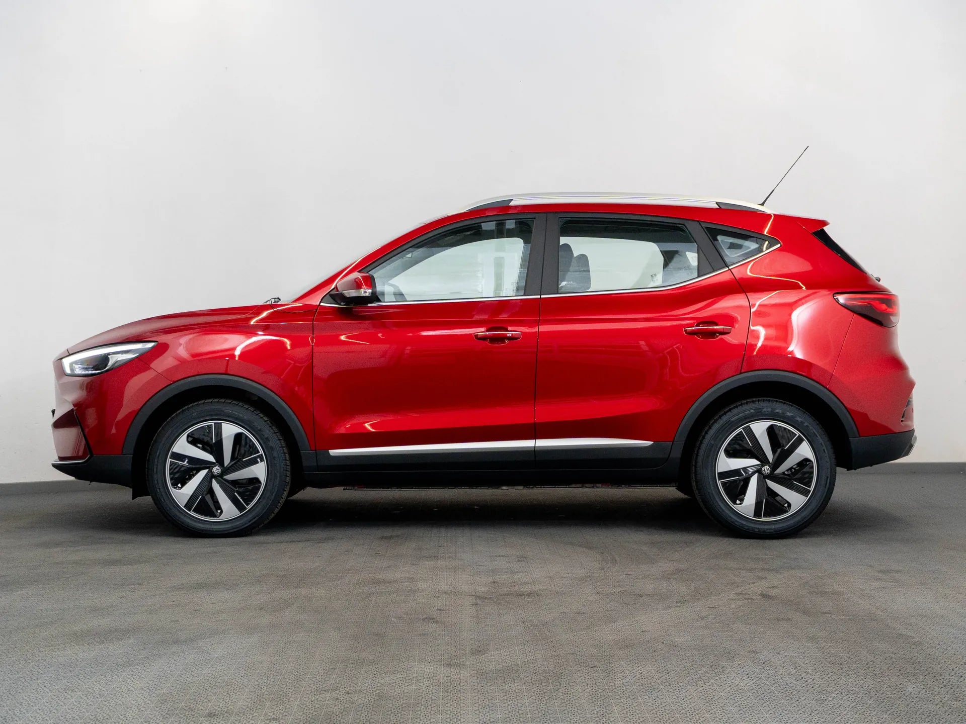 MG ZS EV Electric 156 CP Rosu - Samsaru's Car Outlet