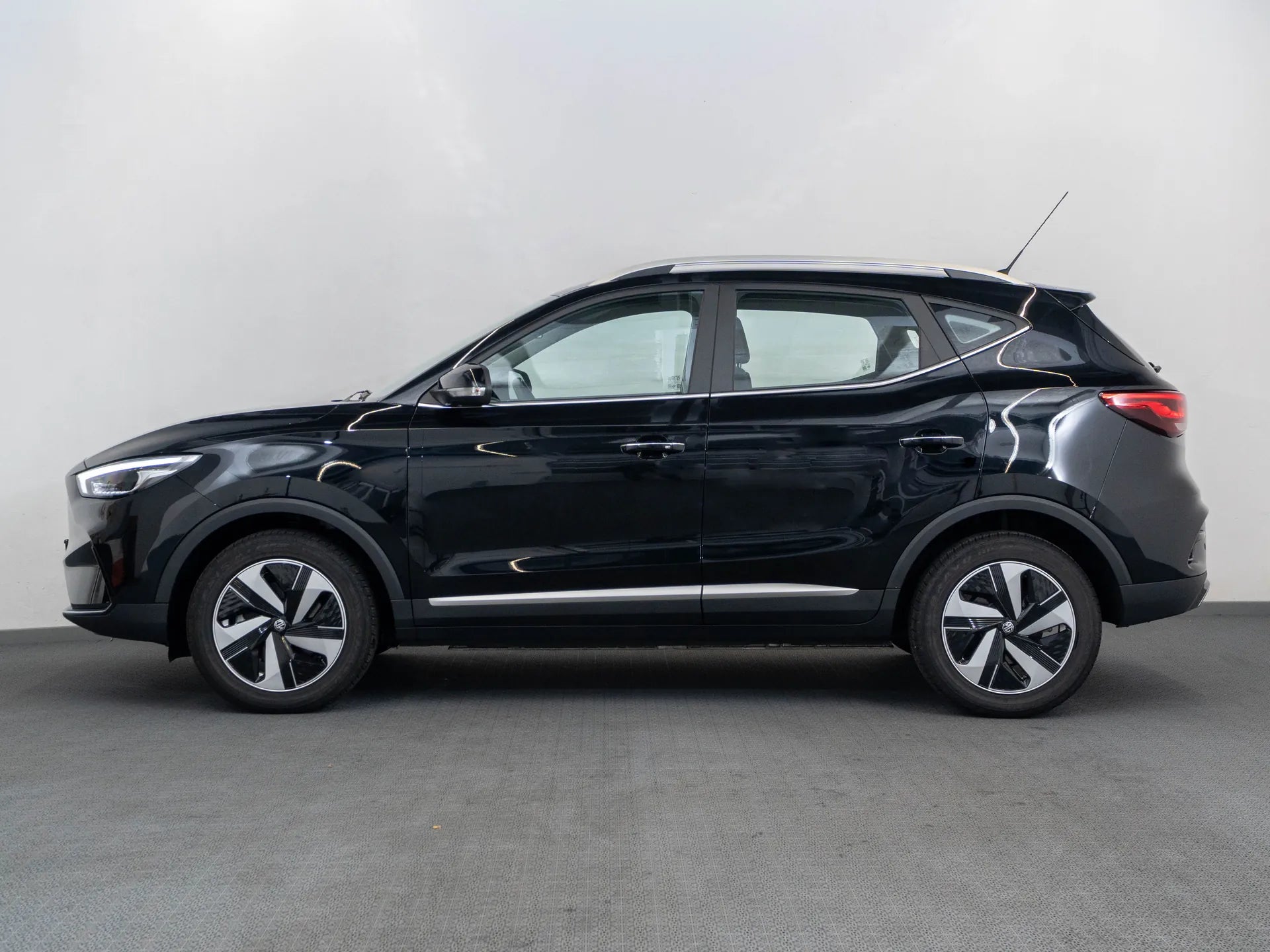 MG ZS EV Electric 177 CP Negru - Samsaru's Car Outlet