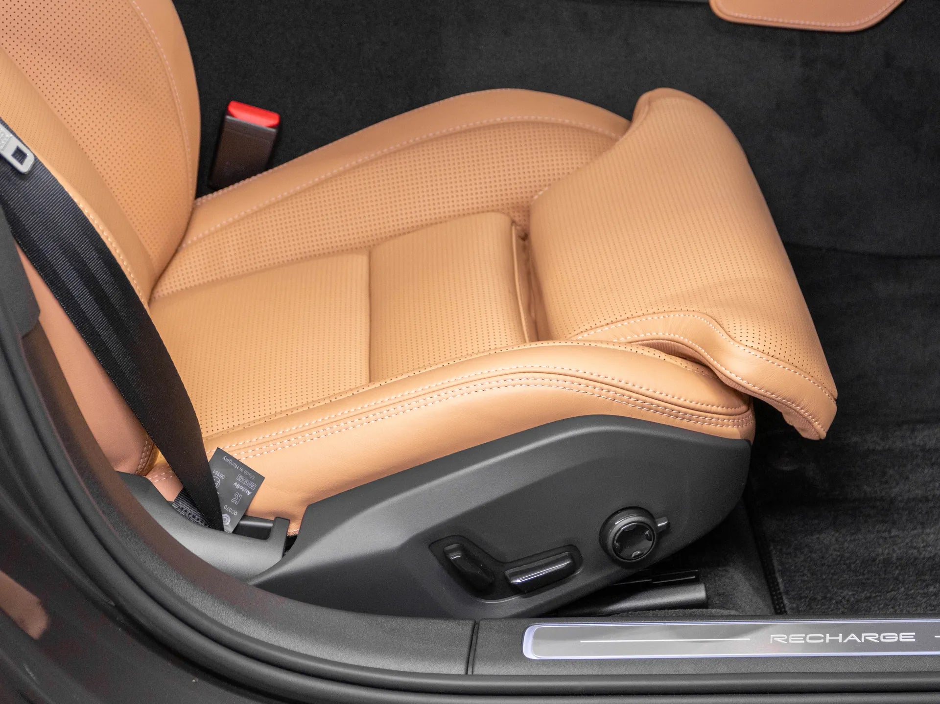 Volvo S90 ULTIMATE DARK 2.0 Hybrid Plug-In 310 CP Maro - Samsaru's Car Outlet