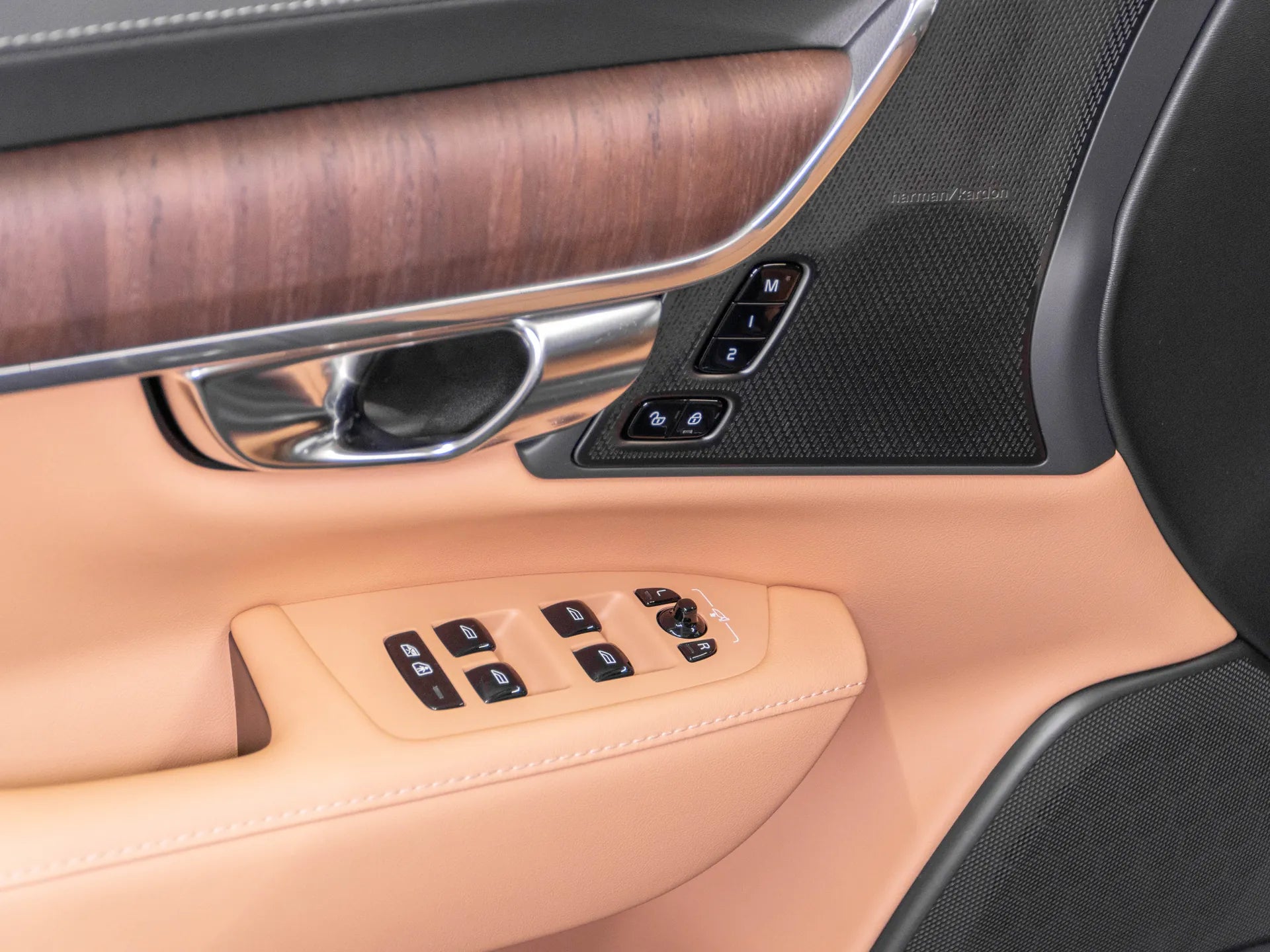 Volvo S90 ULTIMATE DARK 2.0 Hybrid Plug-In 310 CP Maro - Samsaru's Car Outlet