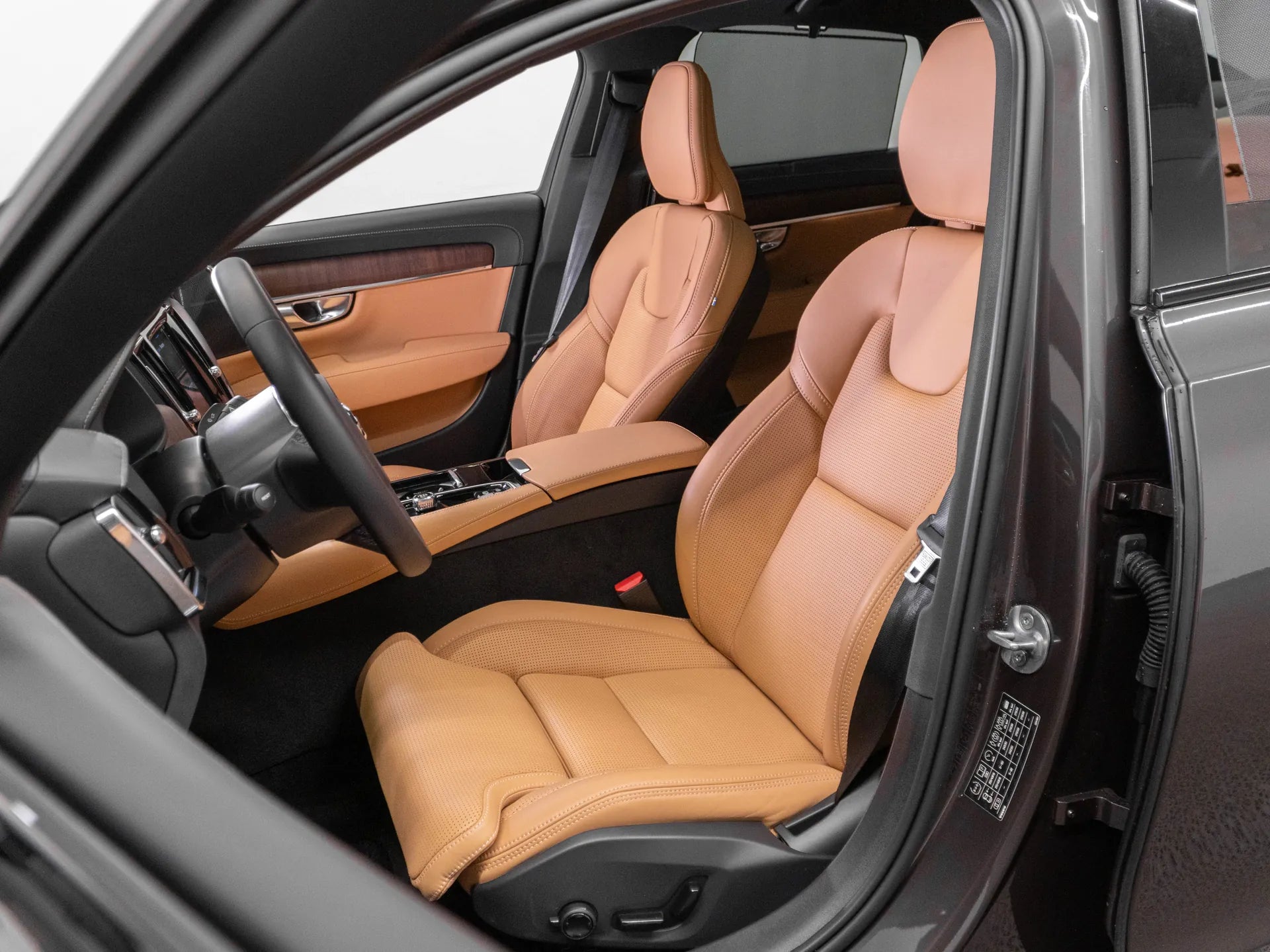 Volvo S90 ULTIMATE DARK 2.0 Hybrid Plug-In 310 CP Maro - Samsaru's Car Outlet