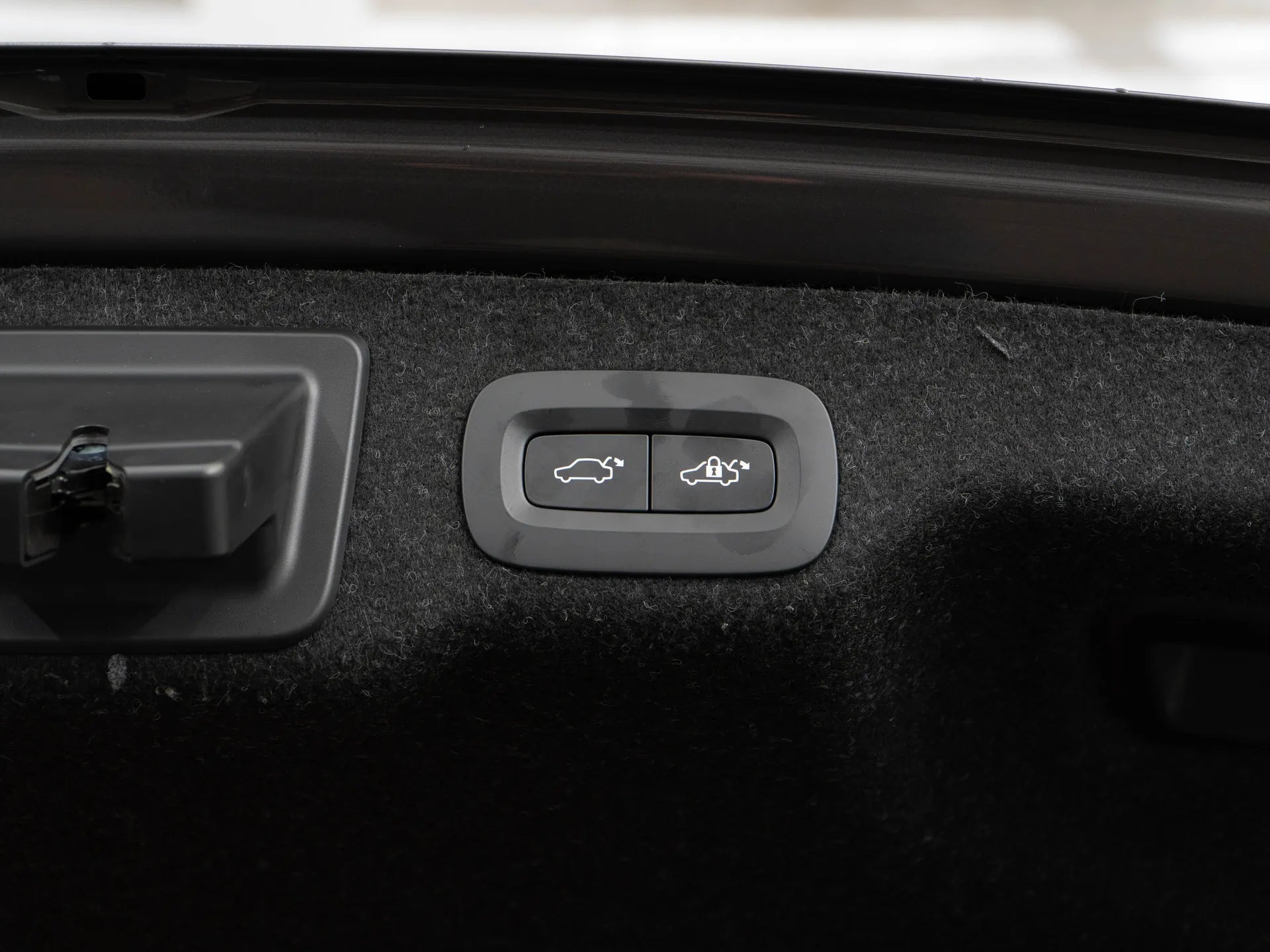 Volvo S90 ULTIMATE DARK 2.0 Hybrid Plug-In 310 CP Maro - Samsaru's Car Outlet