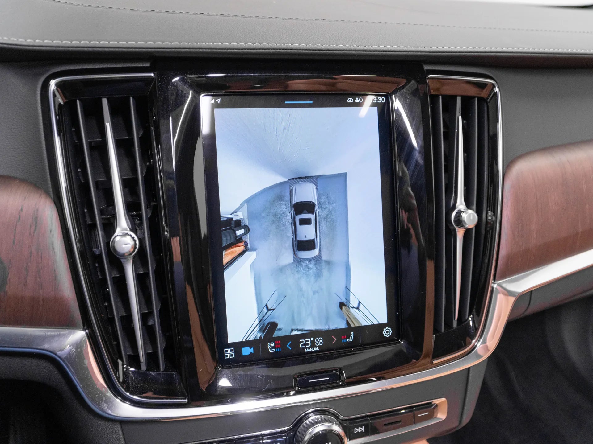 Volvo S90 ULTIMATE DARK 2.0 Hybrid Plug-In 310 CP Maro - Samsaru's Car Outlet
