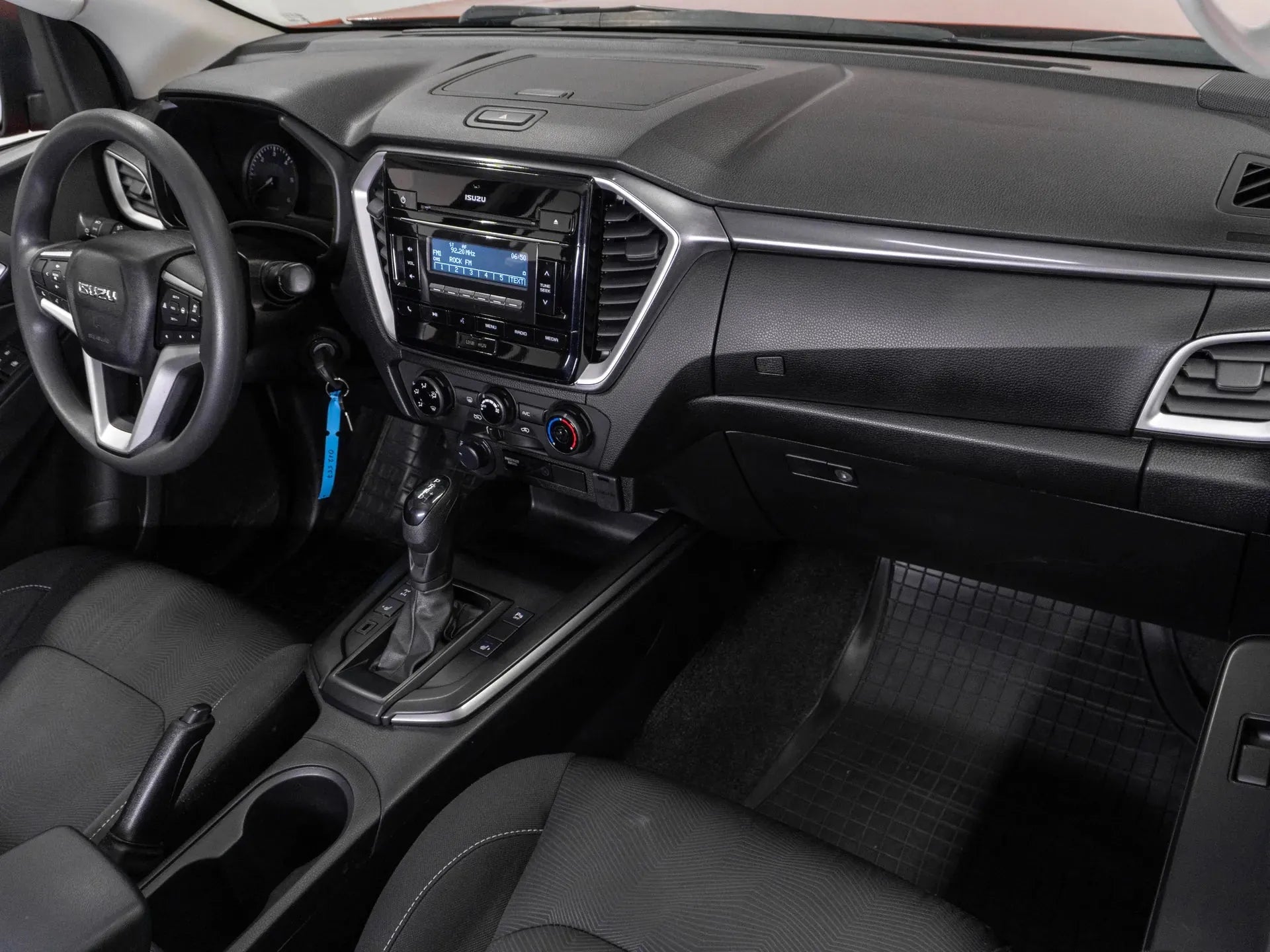 Isuzu D-Max Diesel Portocaliu - Samsaru's Car Outlet