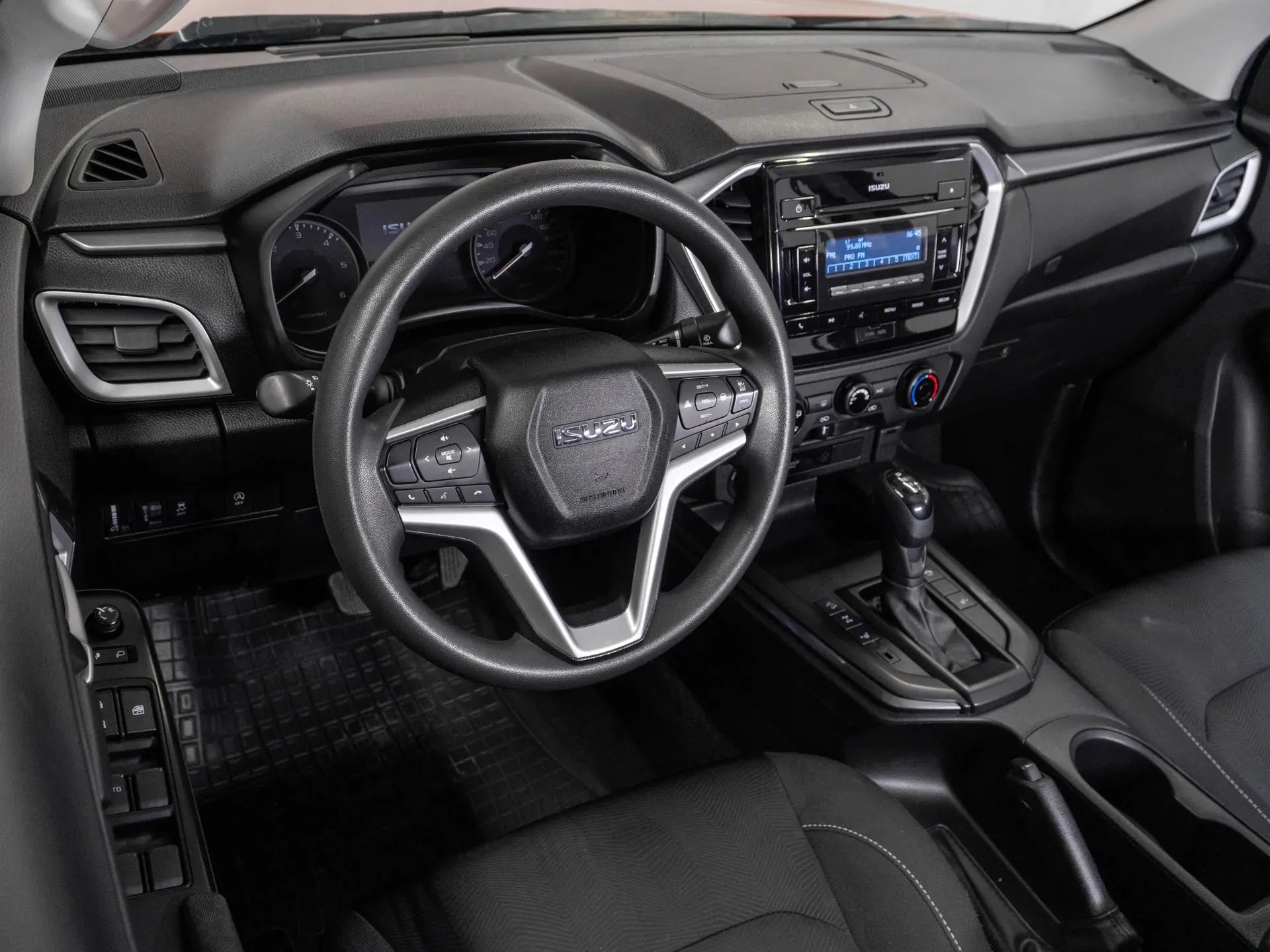 Isuzu D-Max Diesel Portocaliu - Samsaru's Car Outlet