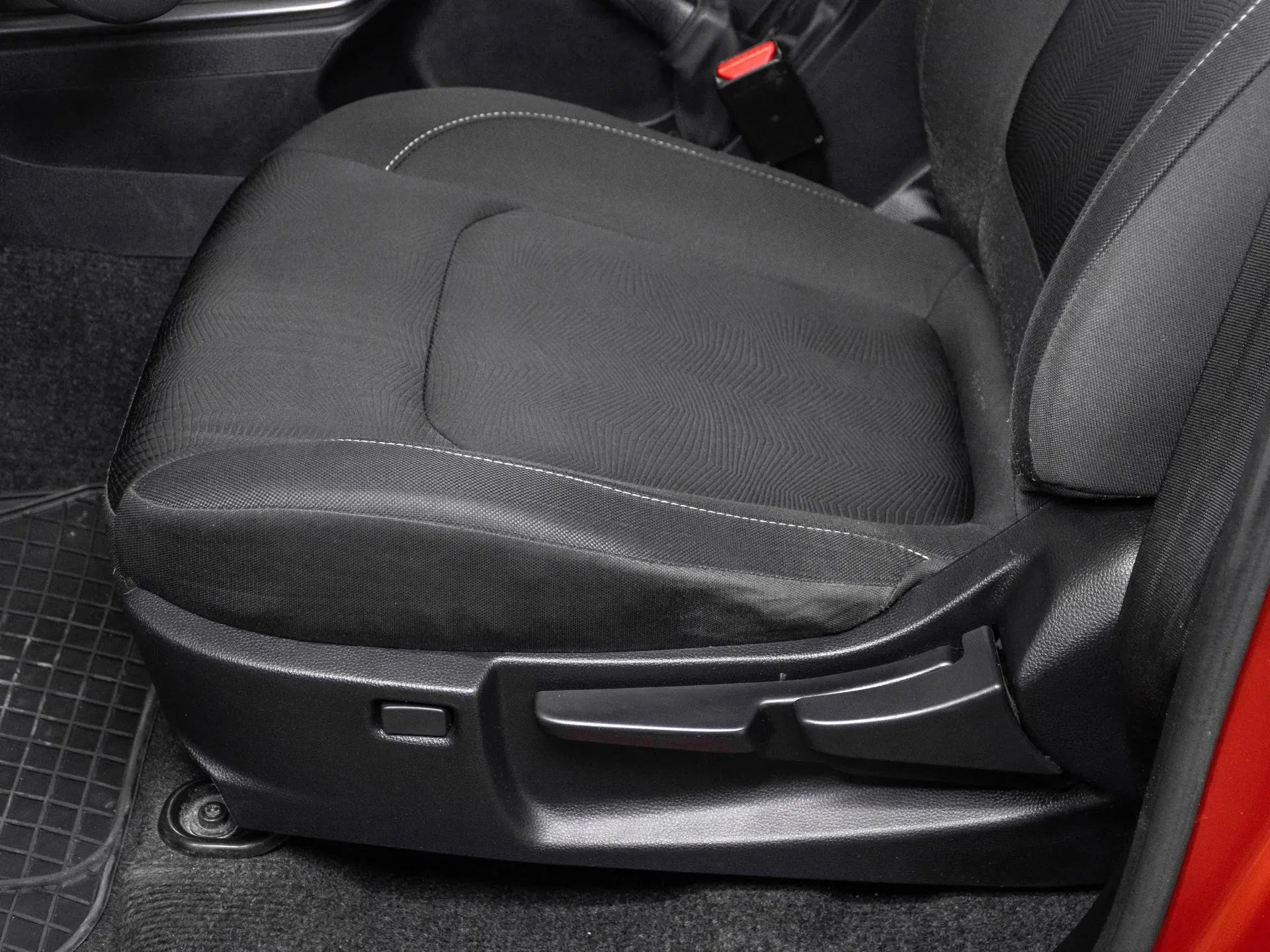 Isuzu D-Max Diesel Portocaliu - Samsaru's Car Outlet
