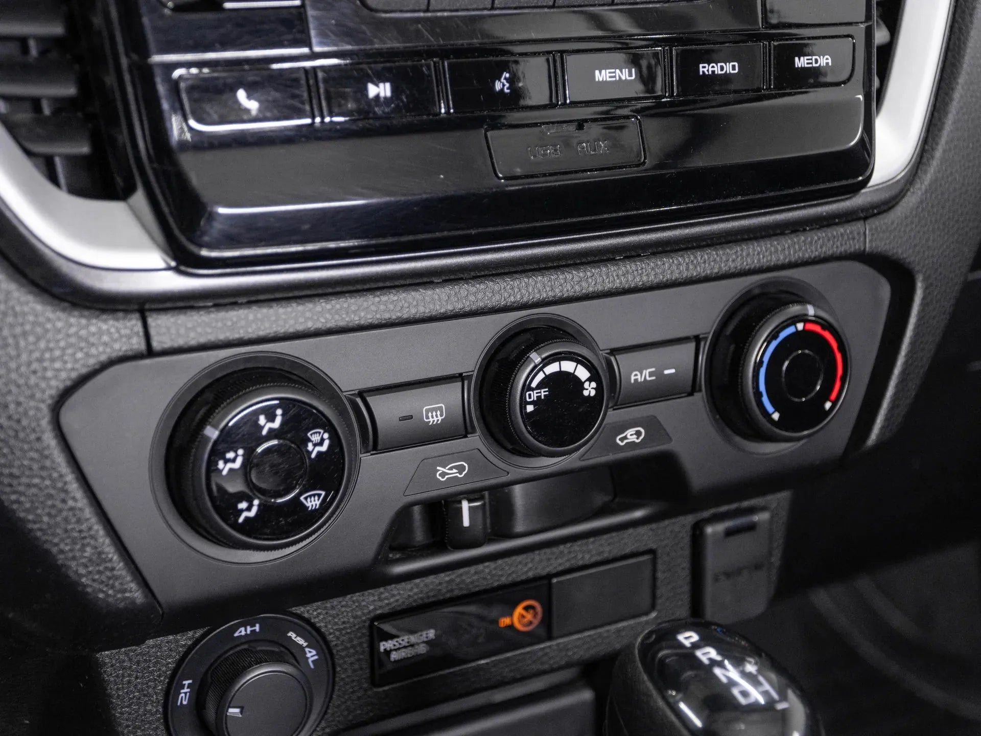 Isuzu D-Max Diesel Portocaliu - Samsaru's Car Outlet