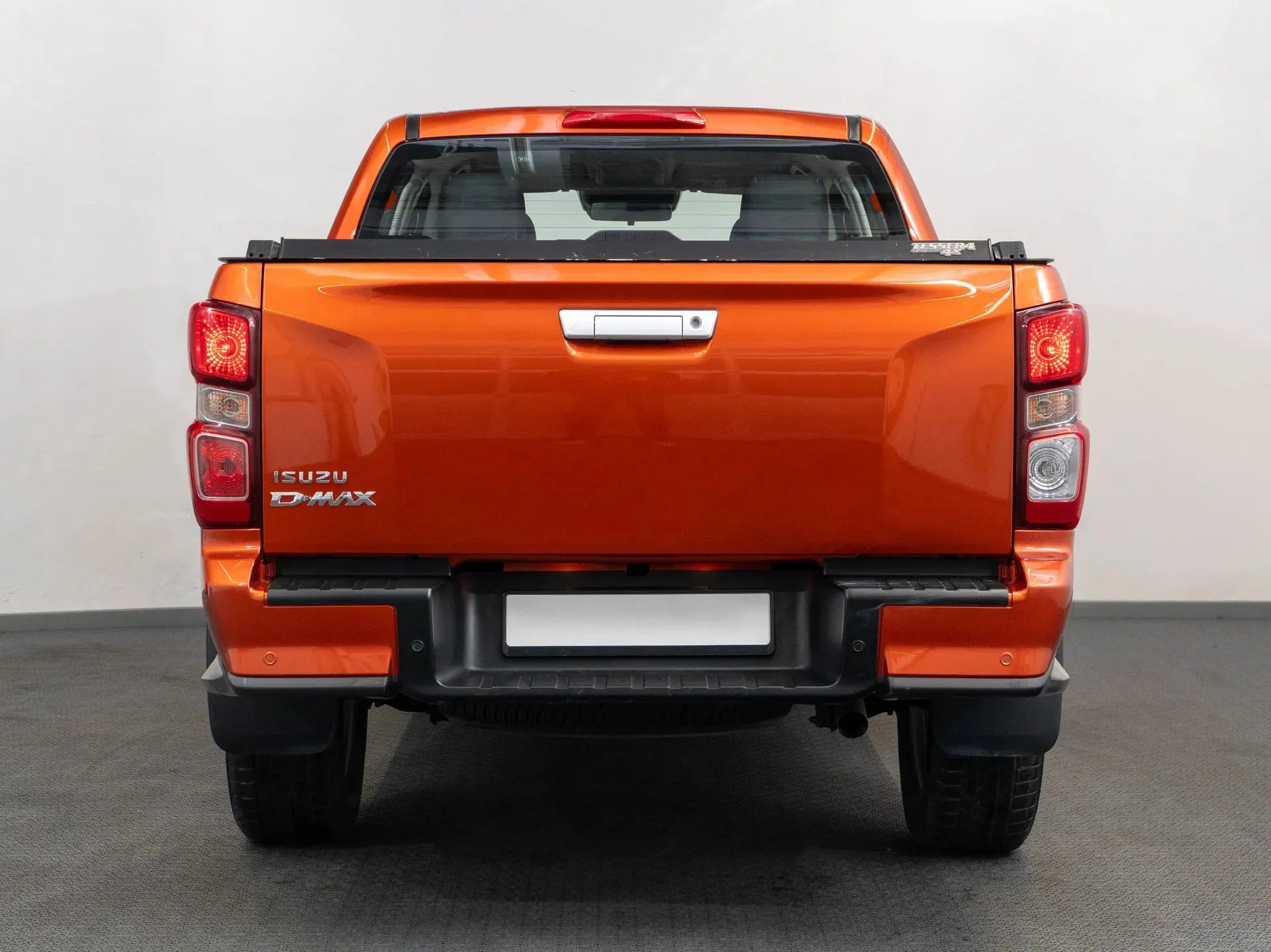 Isuzu D-Max Diesel Portocaliu - Samsaru's Car Outlet