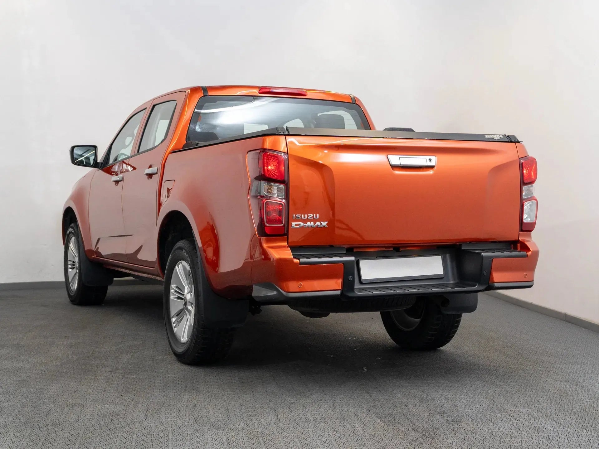 Isuzu D-Max Diesel Portocaliu - Samsaru's Car Outlet