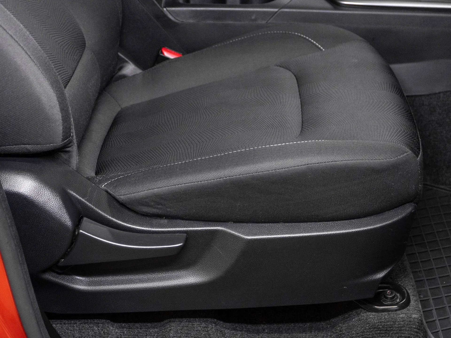 Isuzu D-Max Diesel Portocaliu - Samsaru's Car Outlet