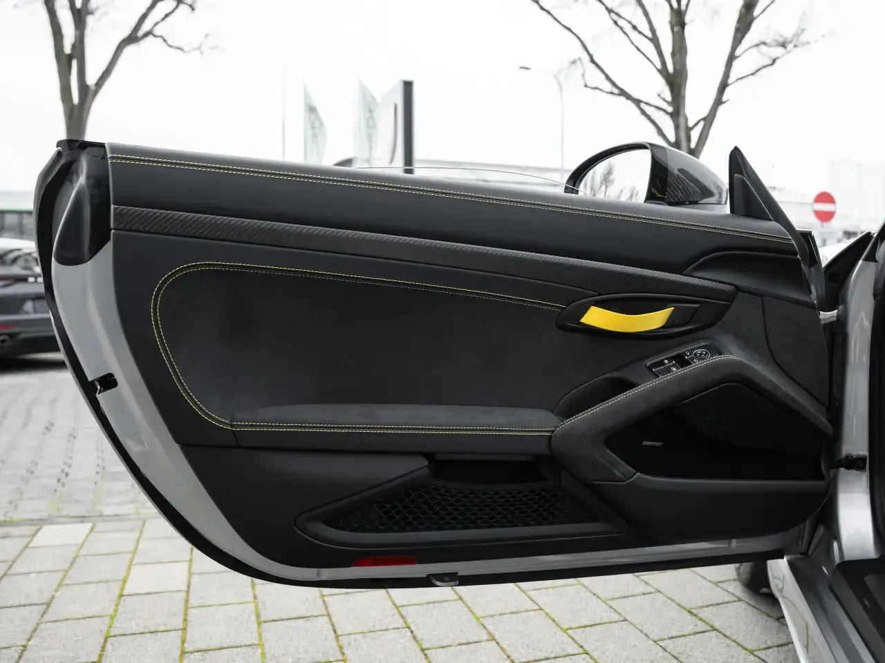 Porsche 718 Spyder RS - Samsaru's Car Outlet