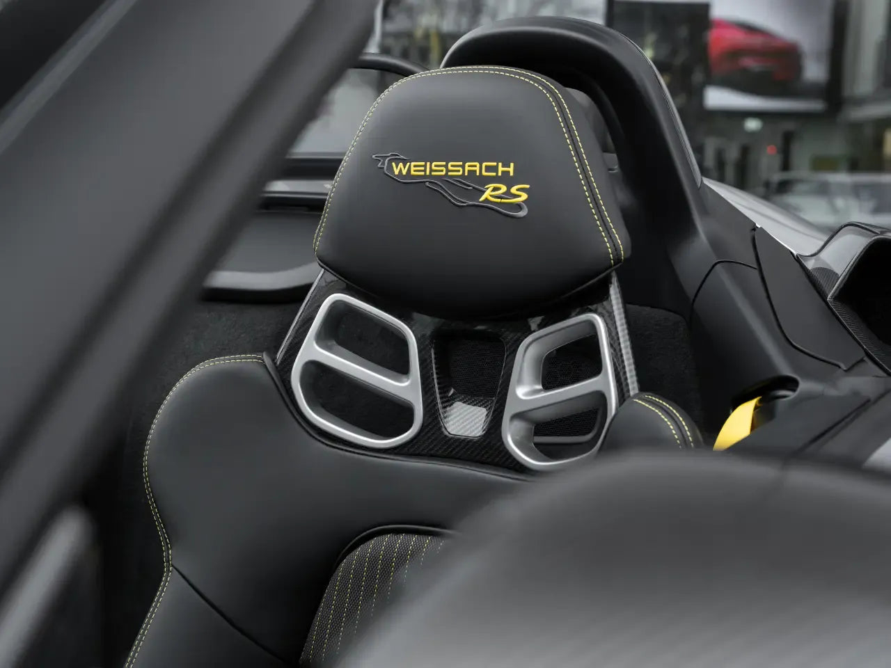 Porsche 718 Spyder RS - Samsaru's Car Outlet