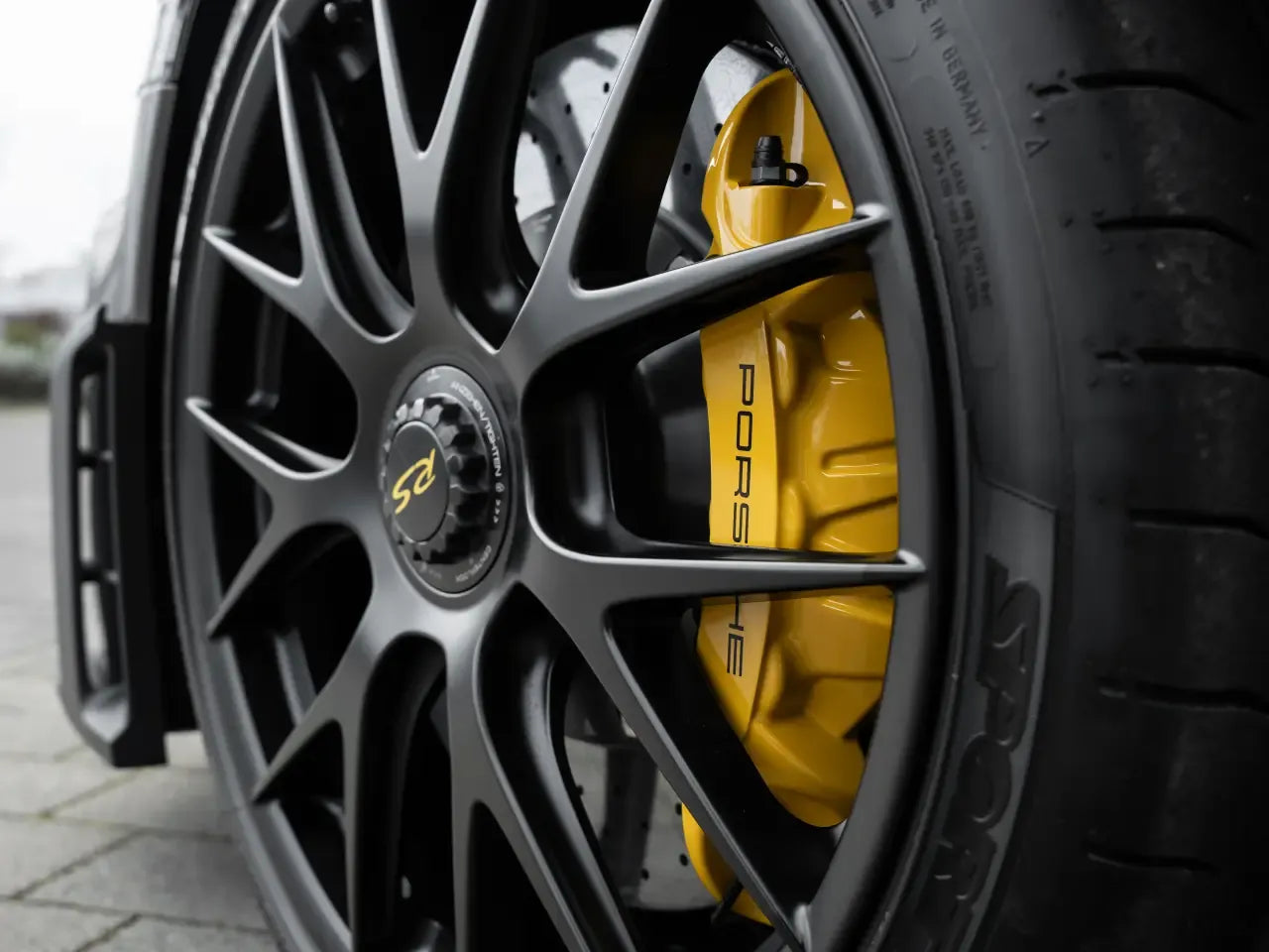 Porsche 718 Spyder RS - Samsaru's Car Outlet